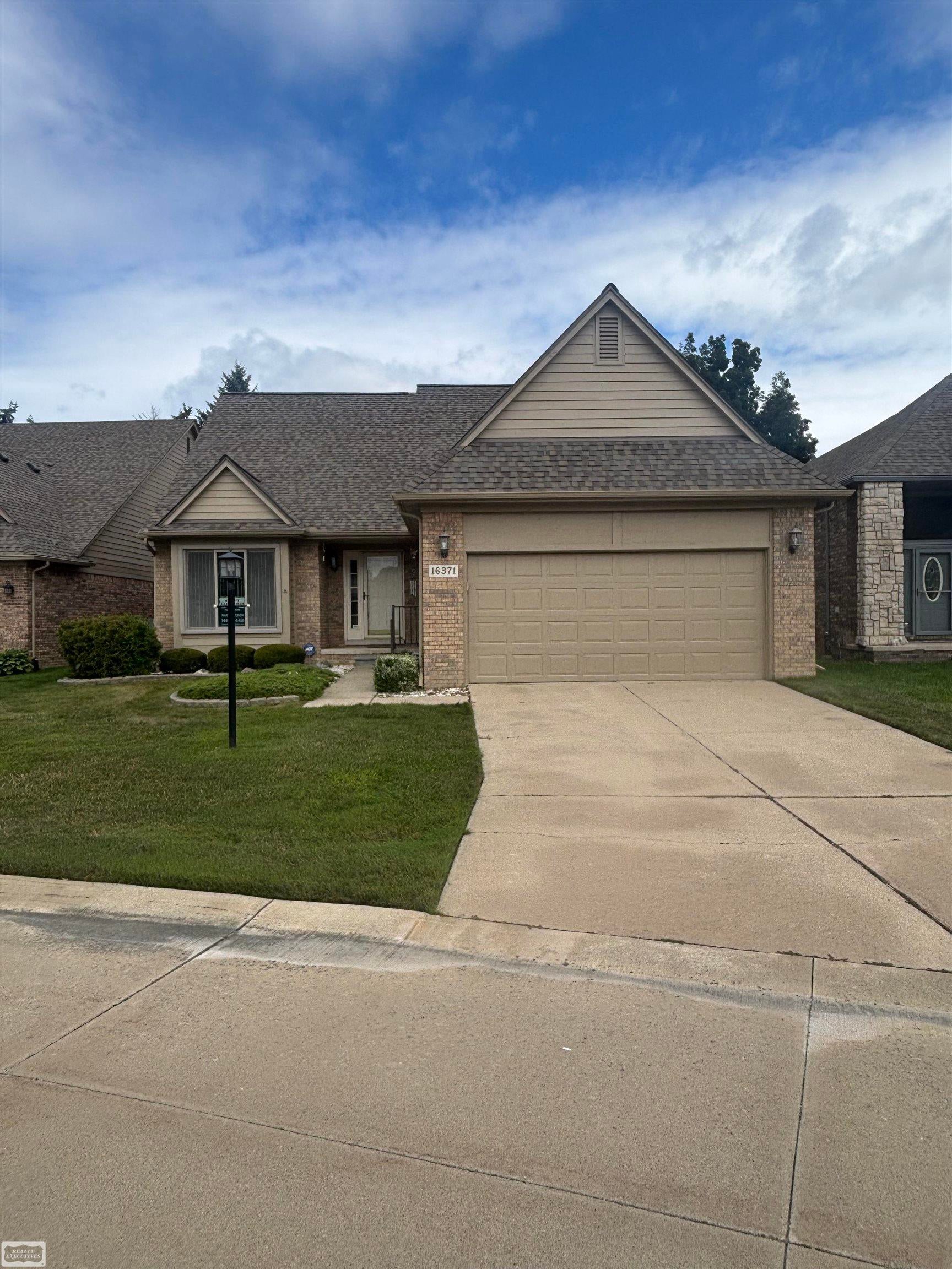 16371 Paint Creek Circle — photo