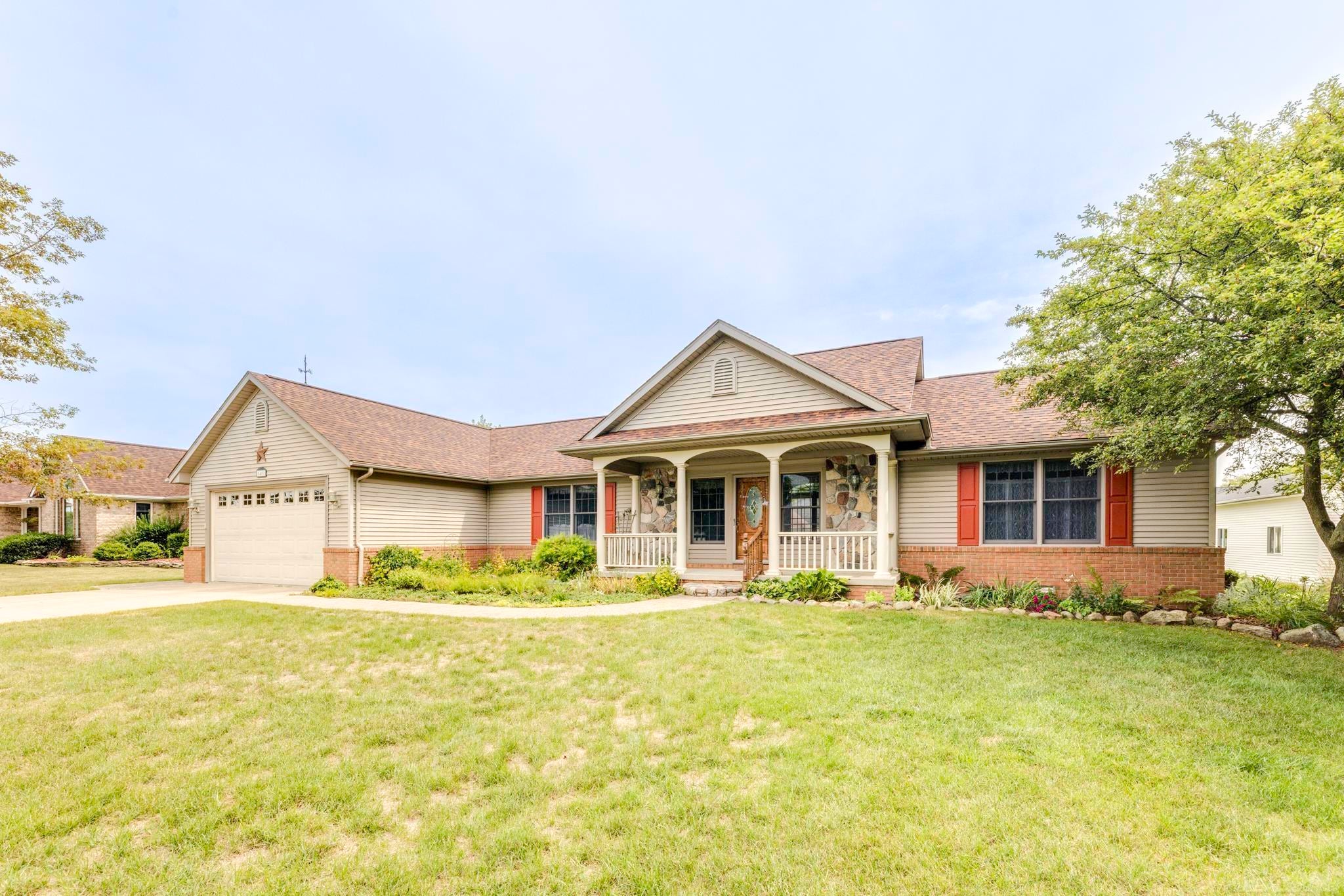 5401 William Drive — photo