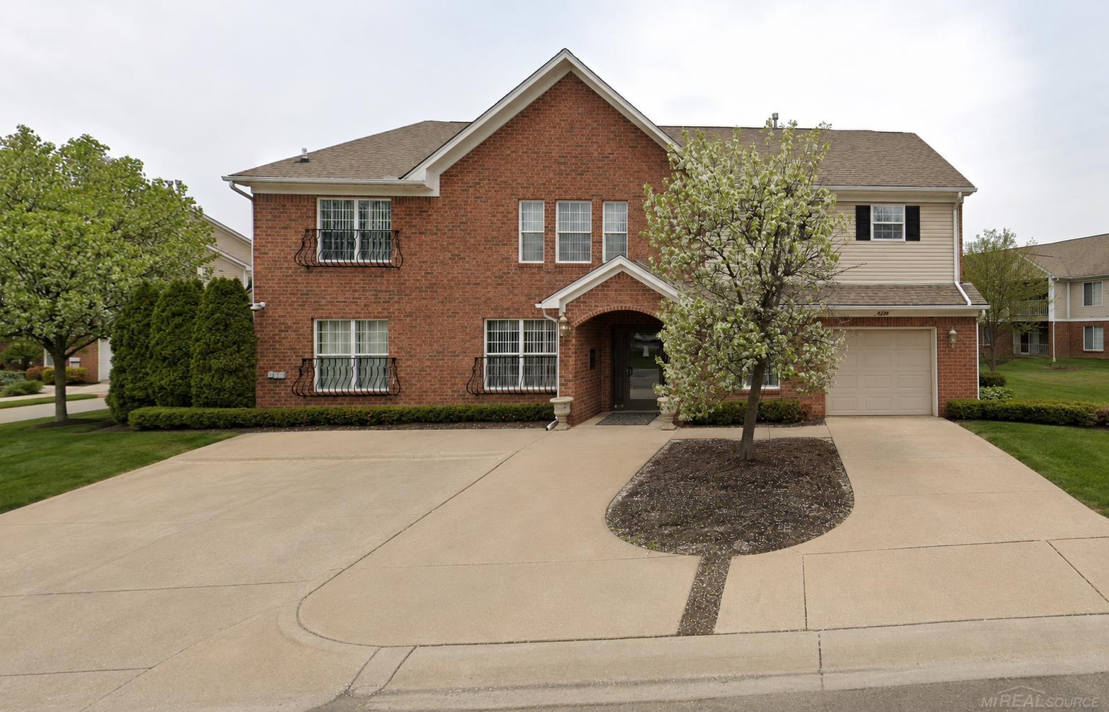 8249 W Annsbury Circle — photo