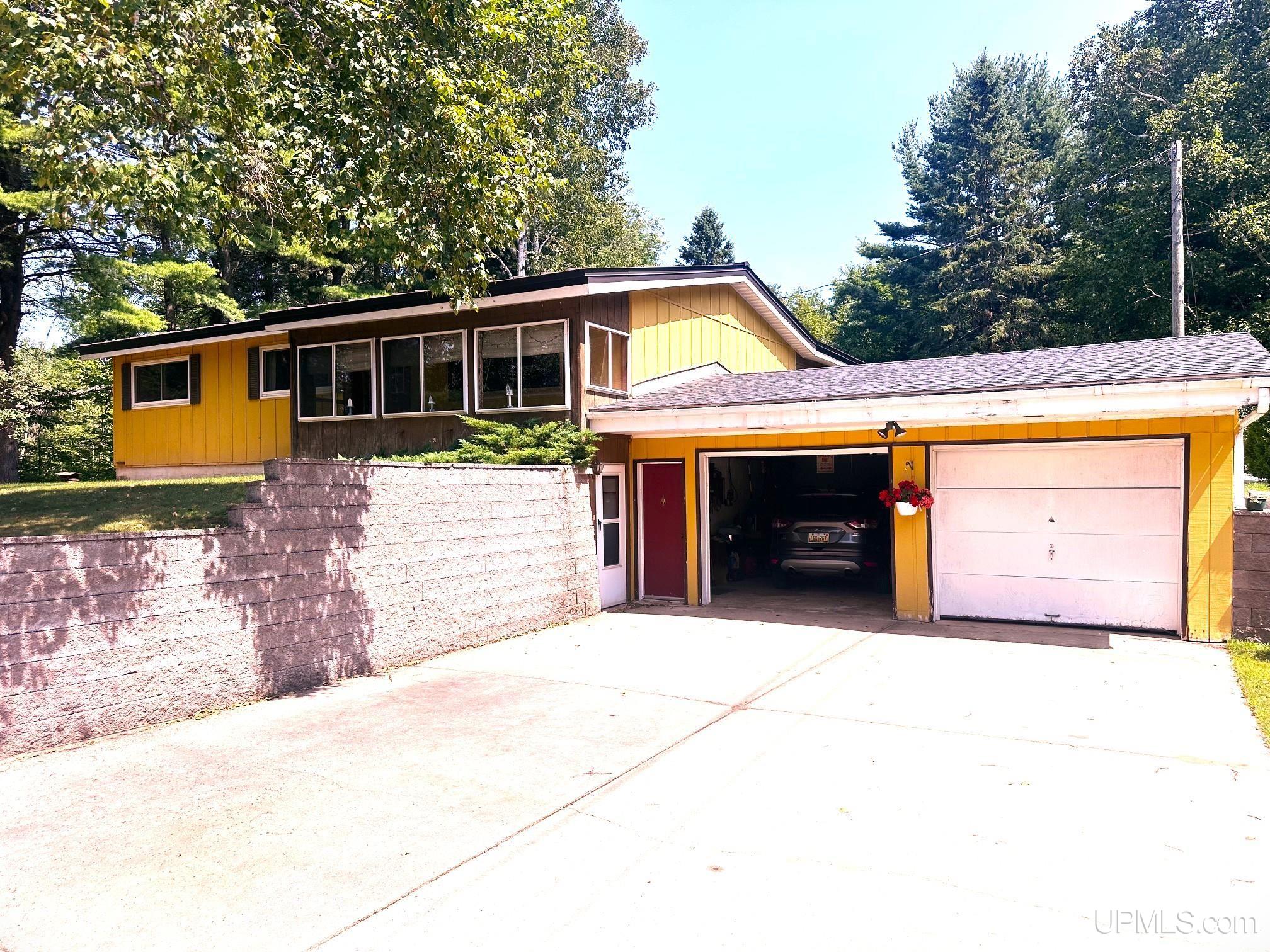 230 Yelle Road — photo