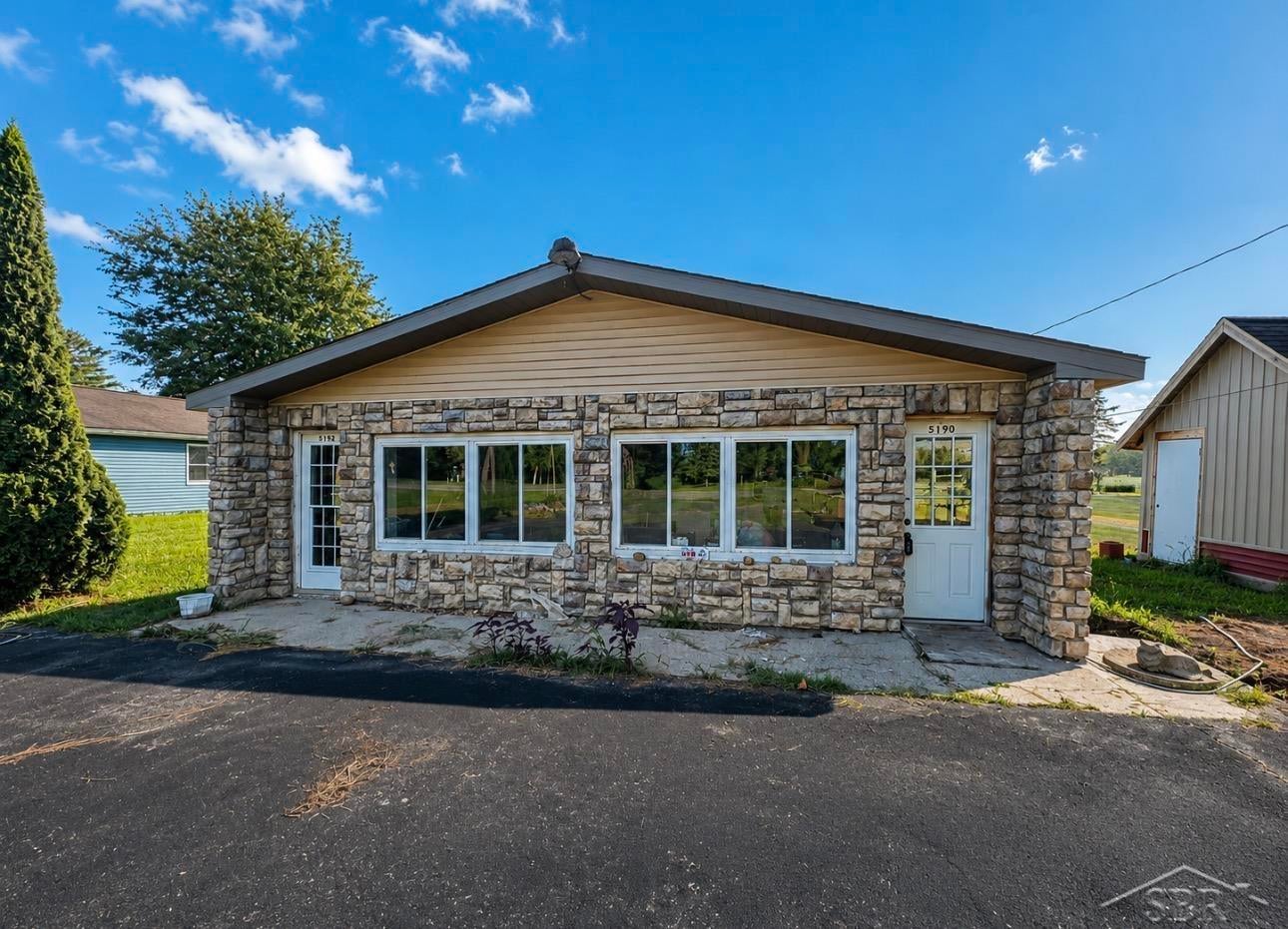 5190 Sheridan Road — photo