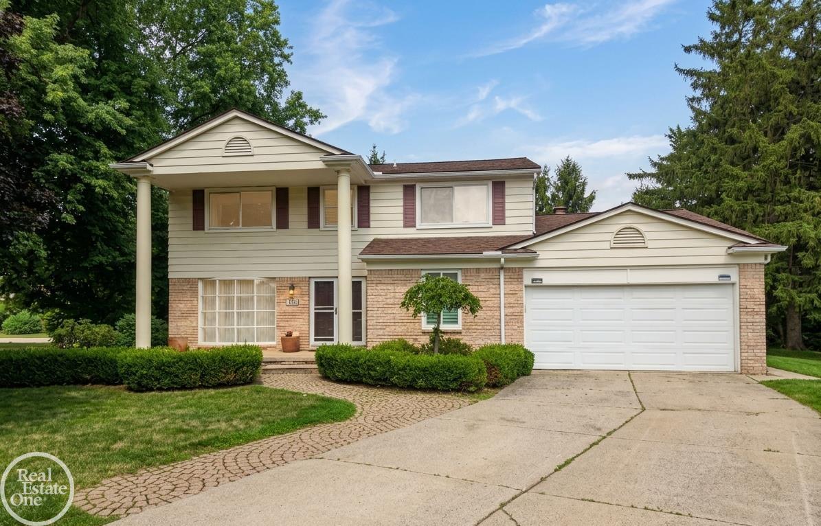 715 Abbey Court — photo