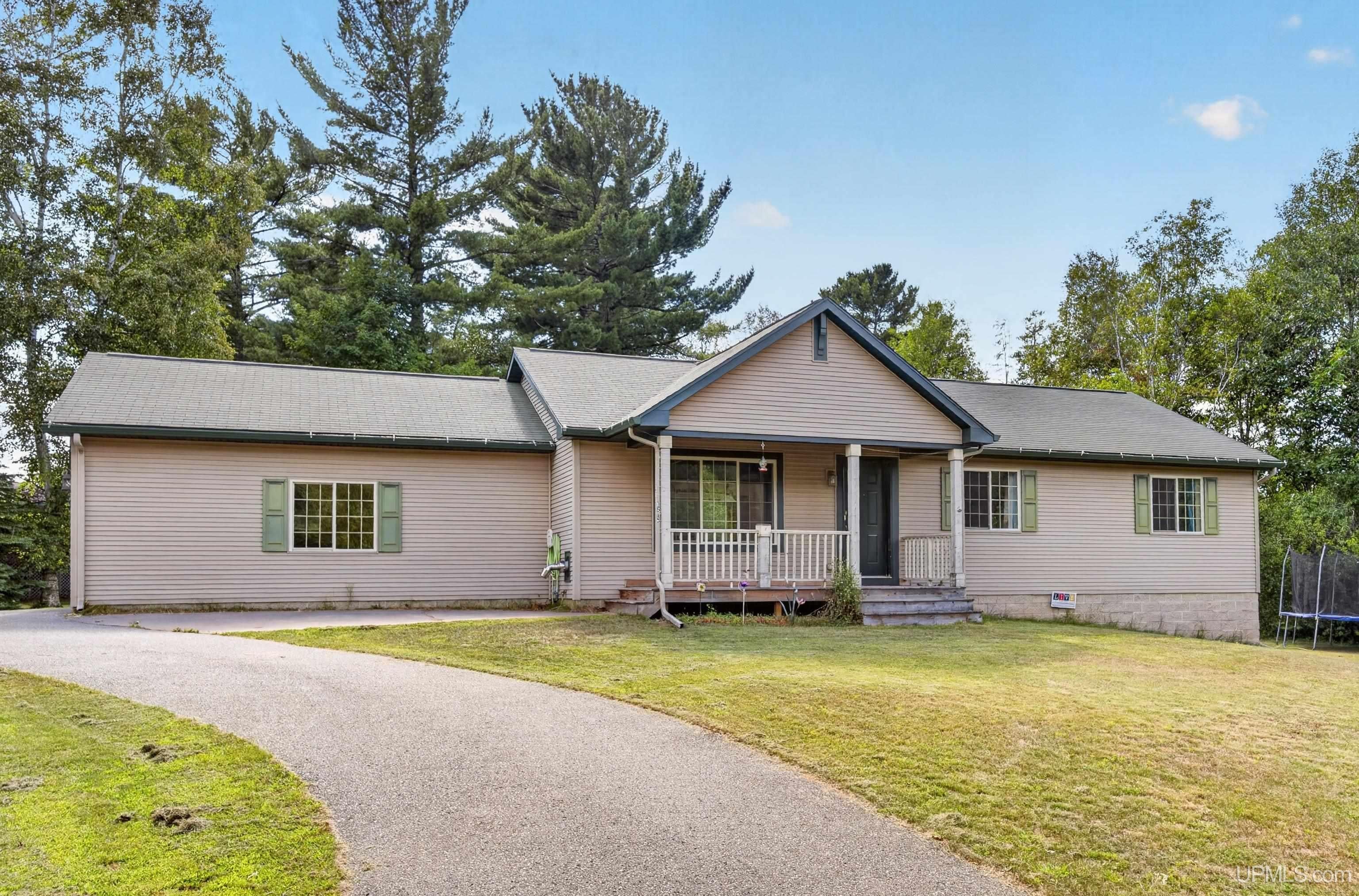 1675 Ellsworth Drive — photo
