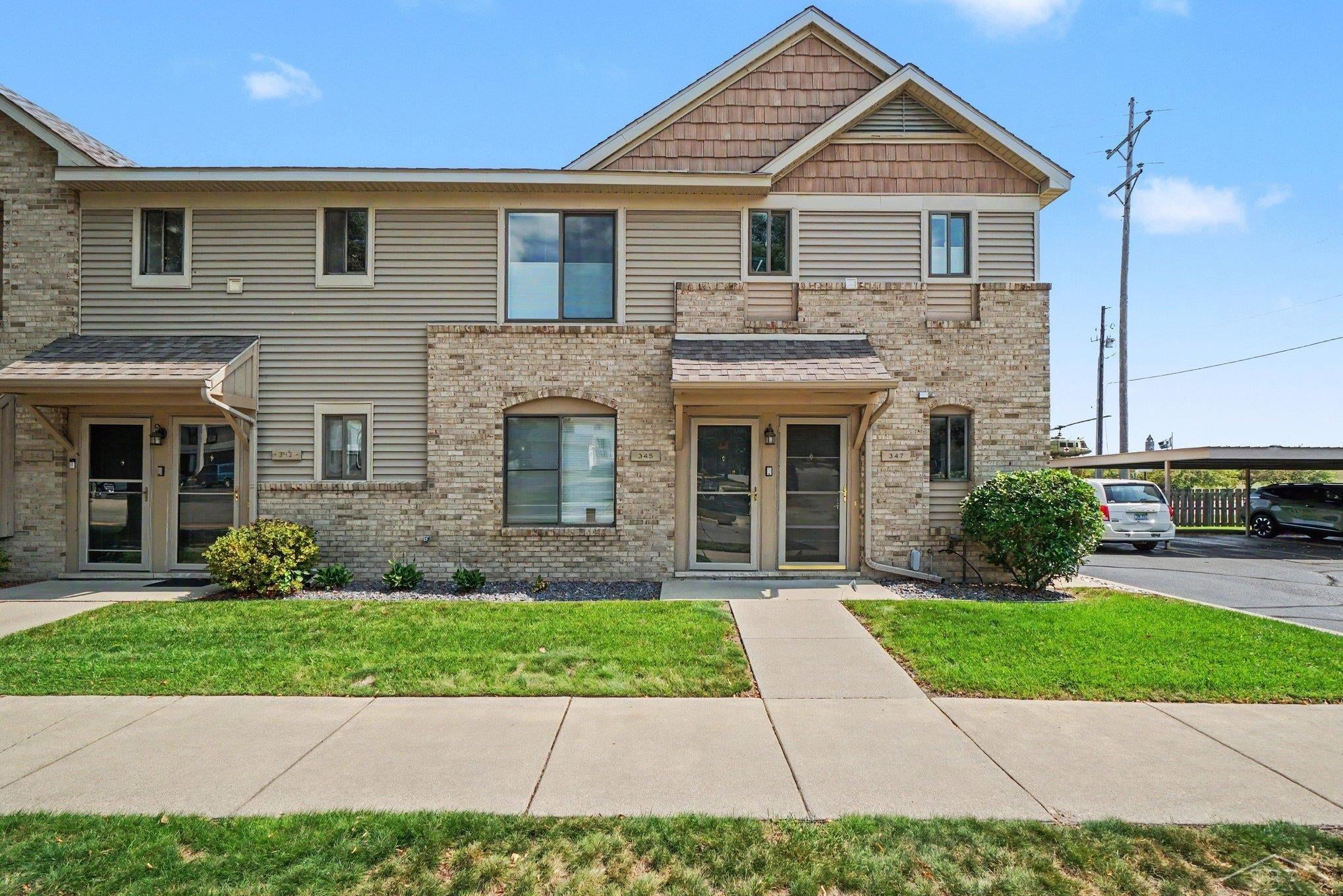 345 S Walnut Street — photo