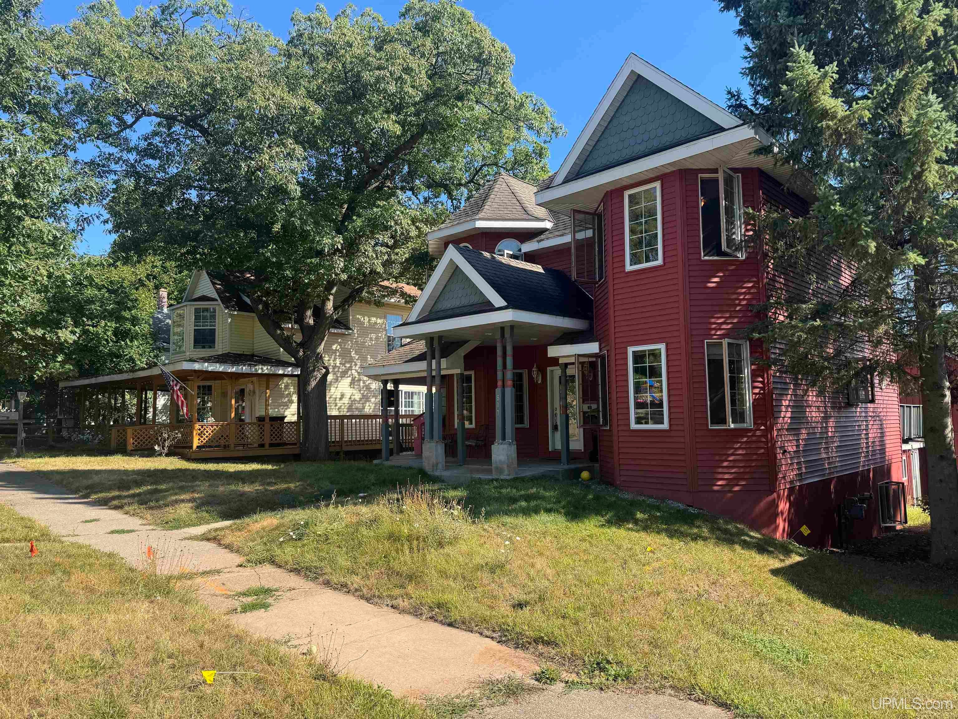 817 E B Street — photo