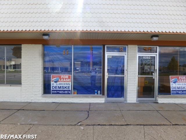 8306 12 Mile Road — photo