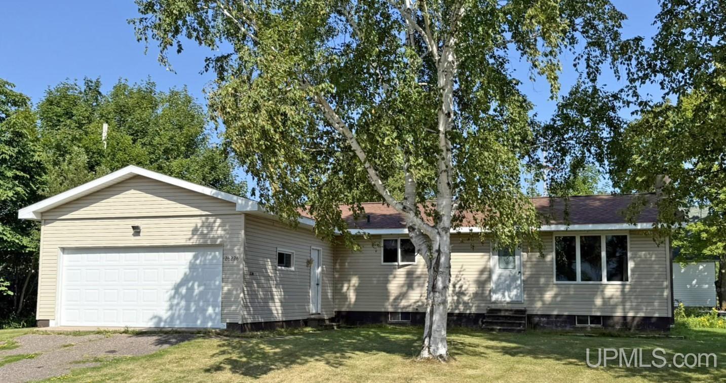 26226 Wolverine Street — photo