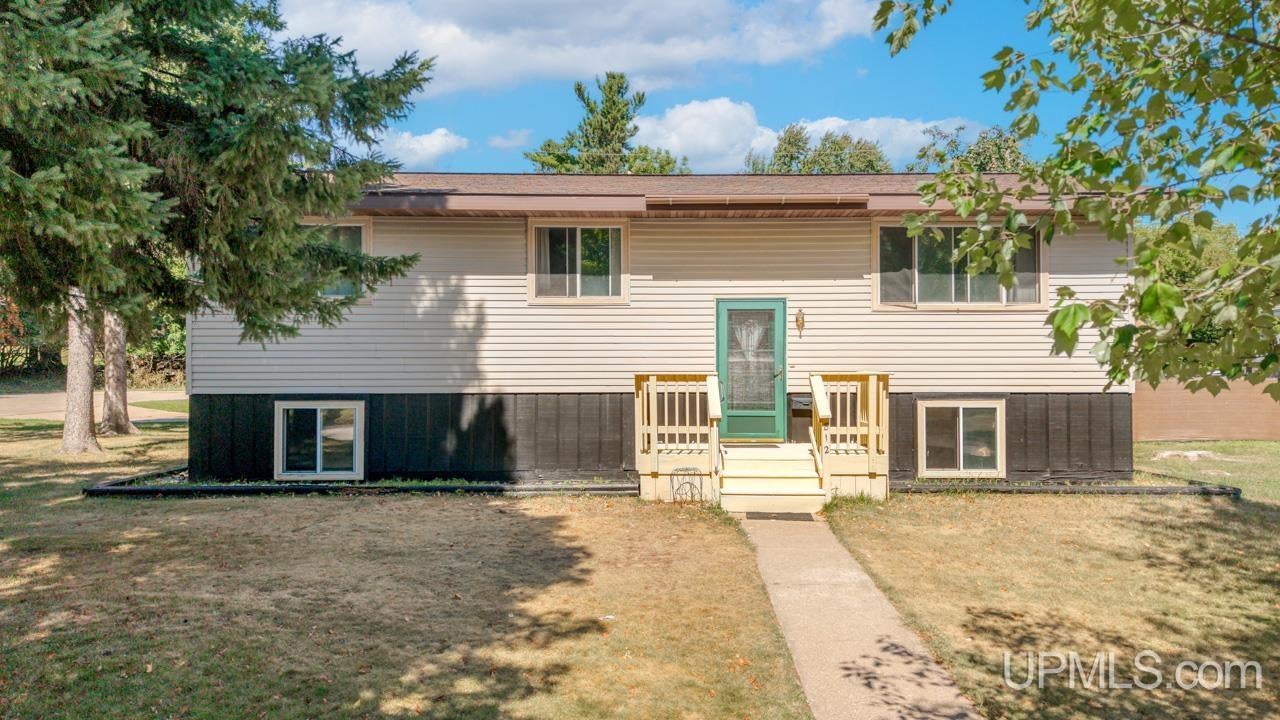 812 Houghteling Street — photo