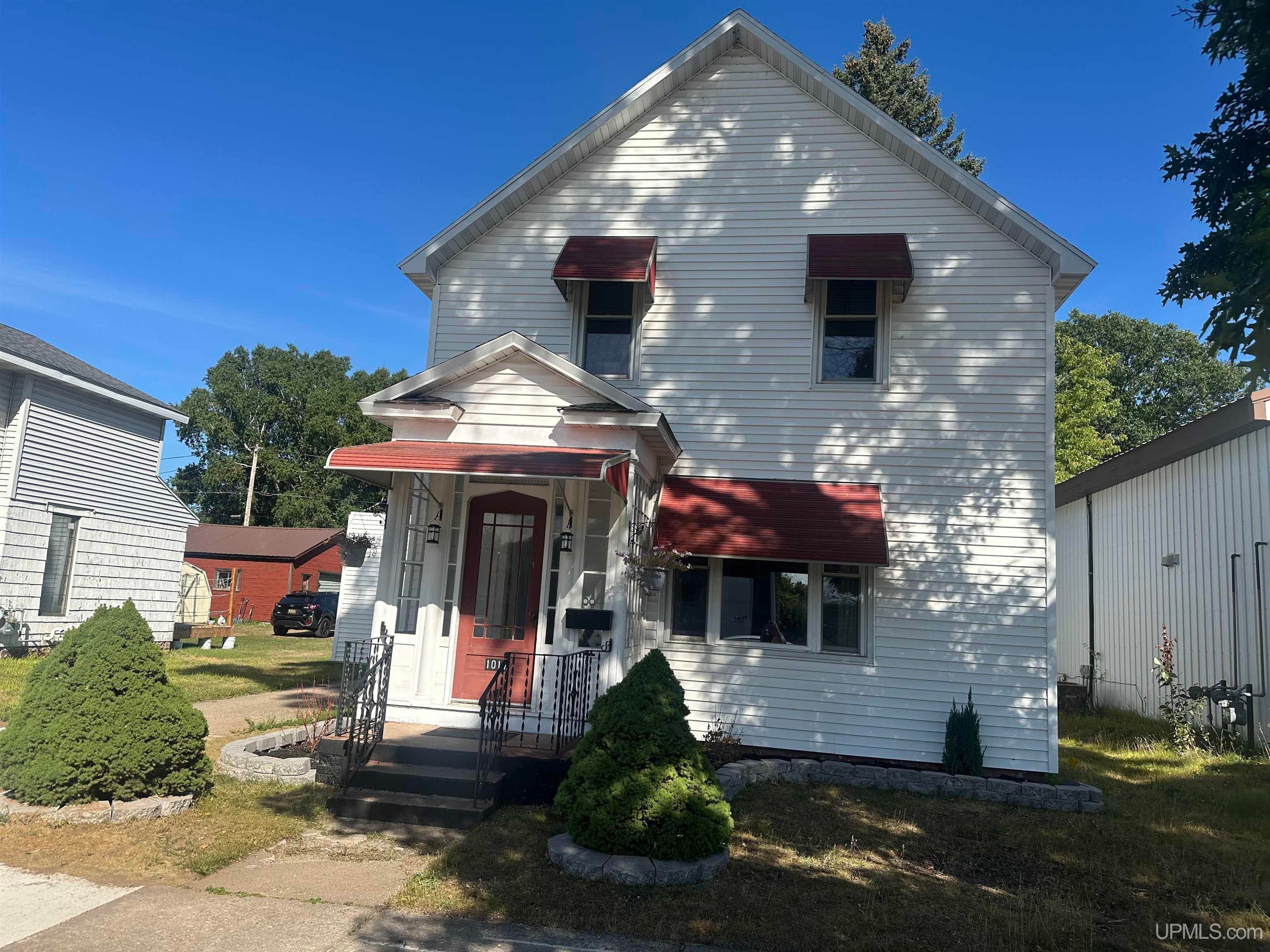 1017 River Avenue — photo