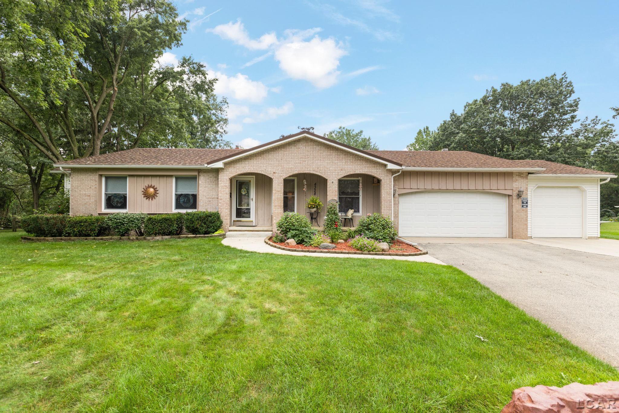 4328 Radcliffe Court — photo