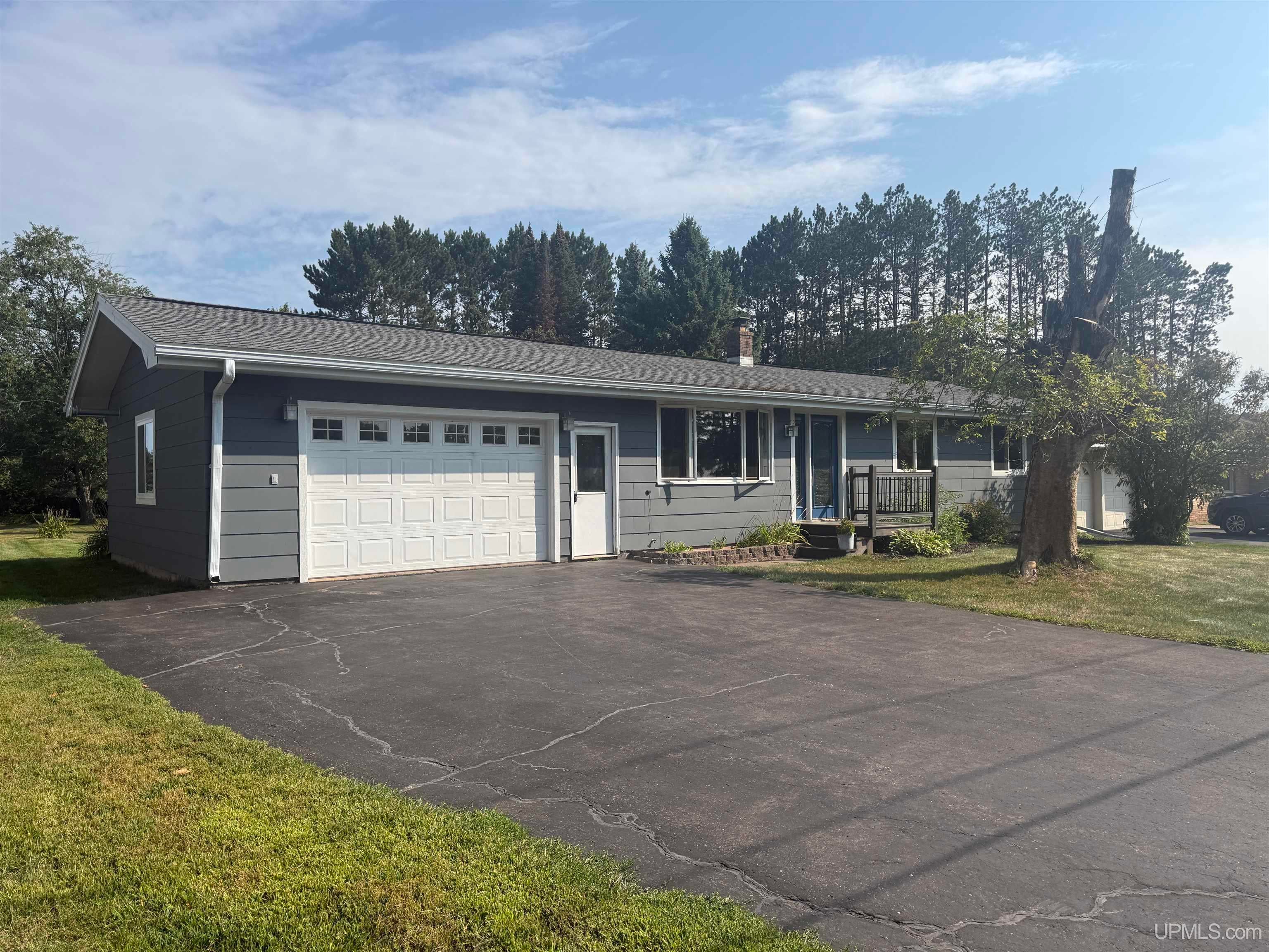 5050 E Jackson Road — photo