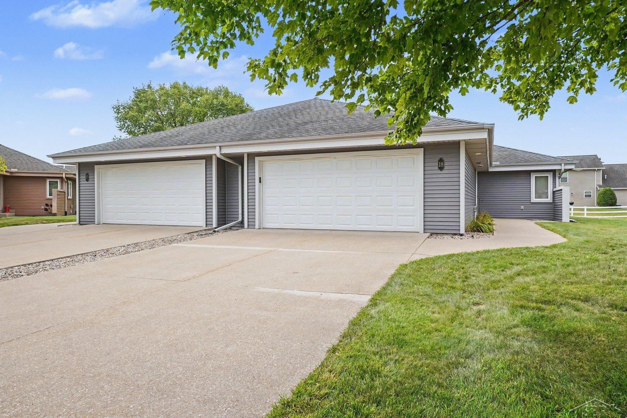 18 Sanctuary Way — photo