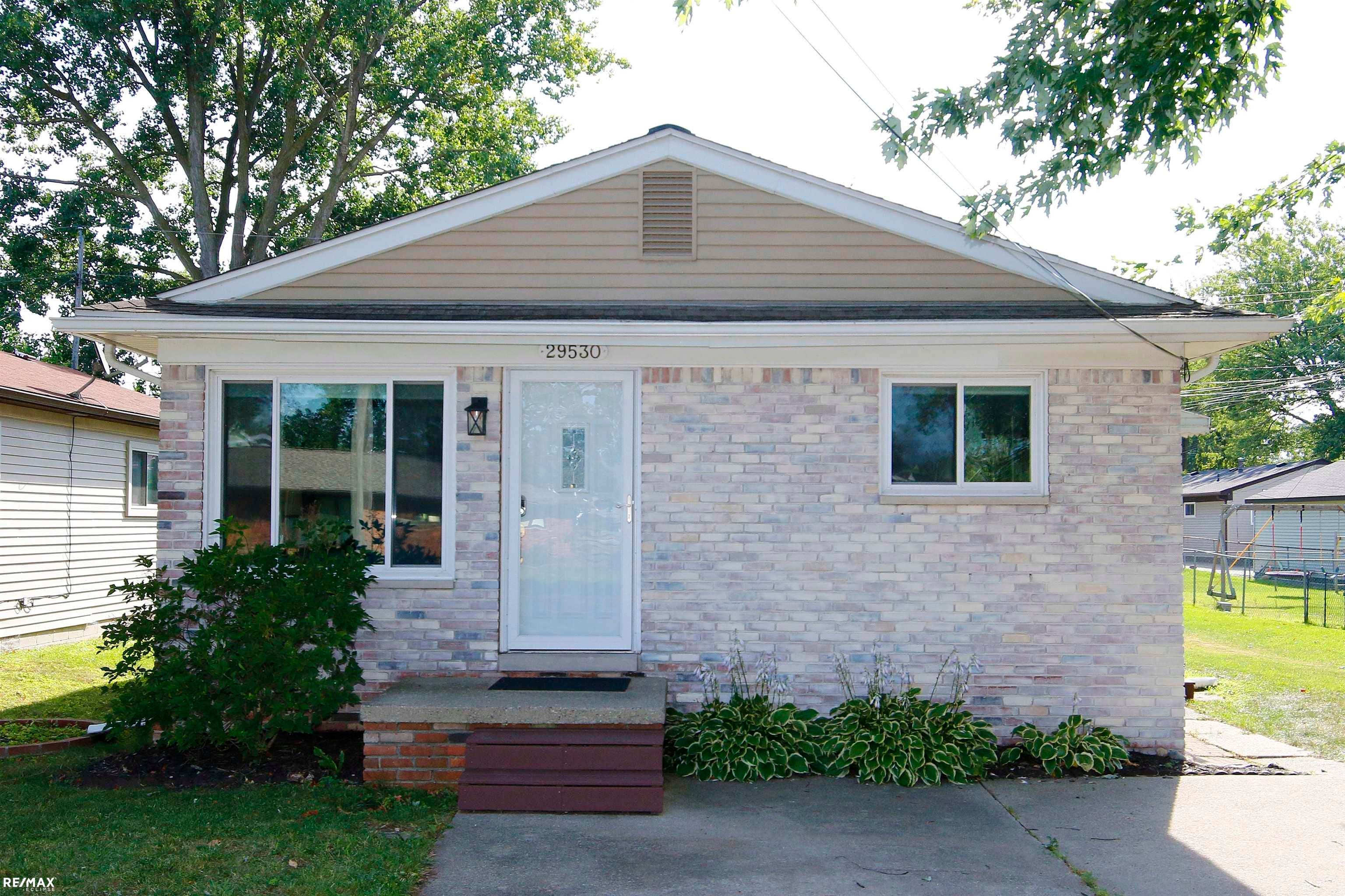 29530 South River Street — photo