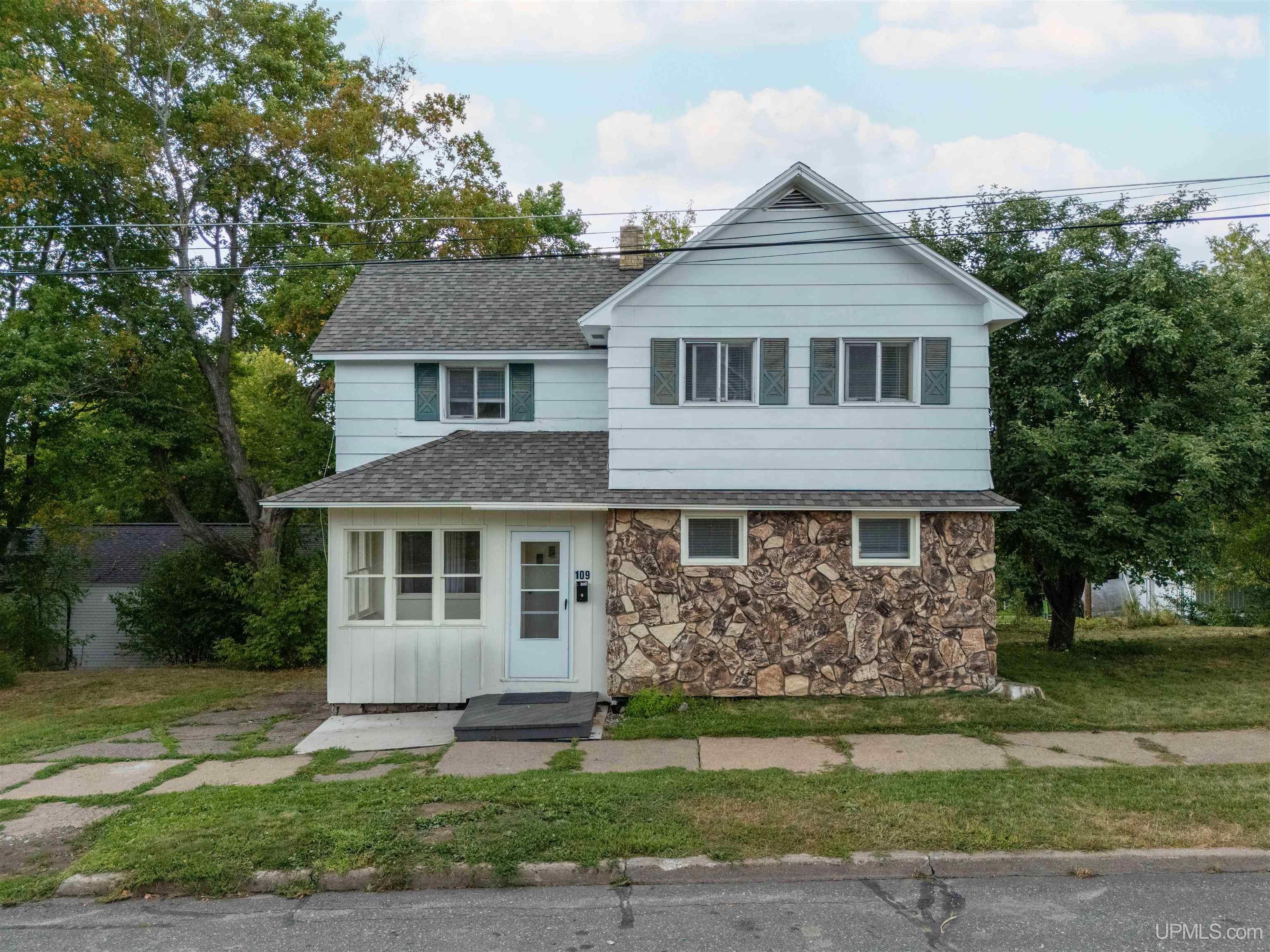109 S 4th Street — photo