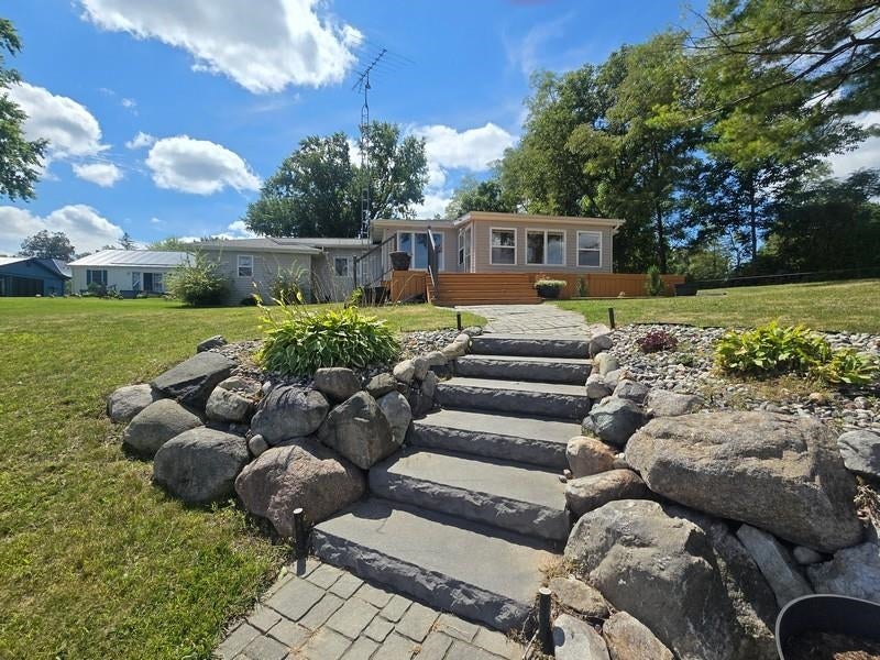 344 W Brown Street — photo
