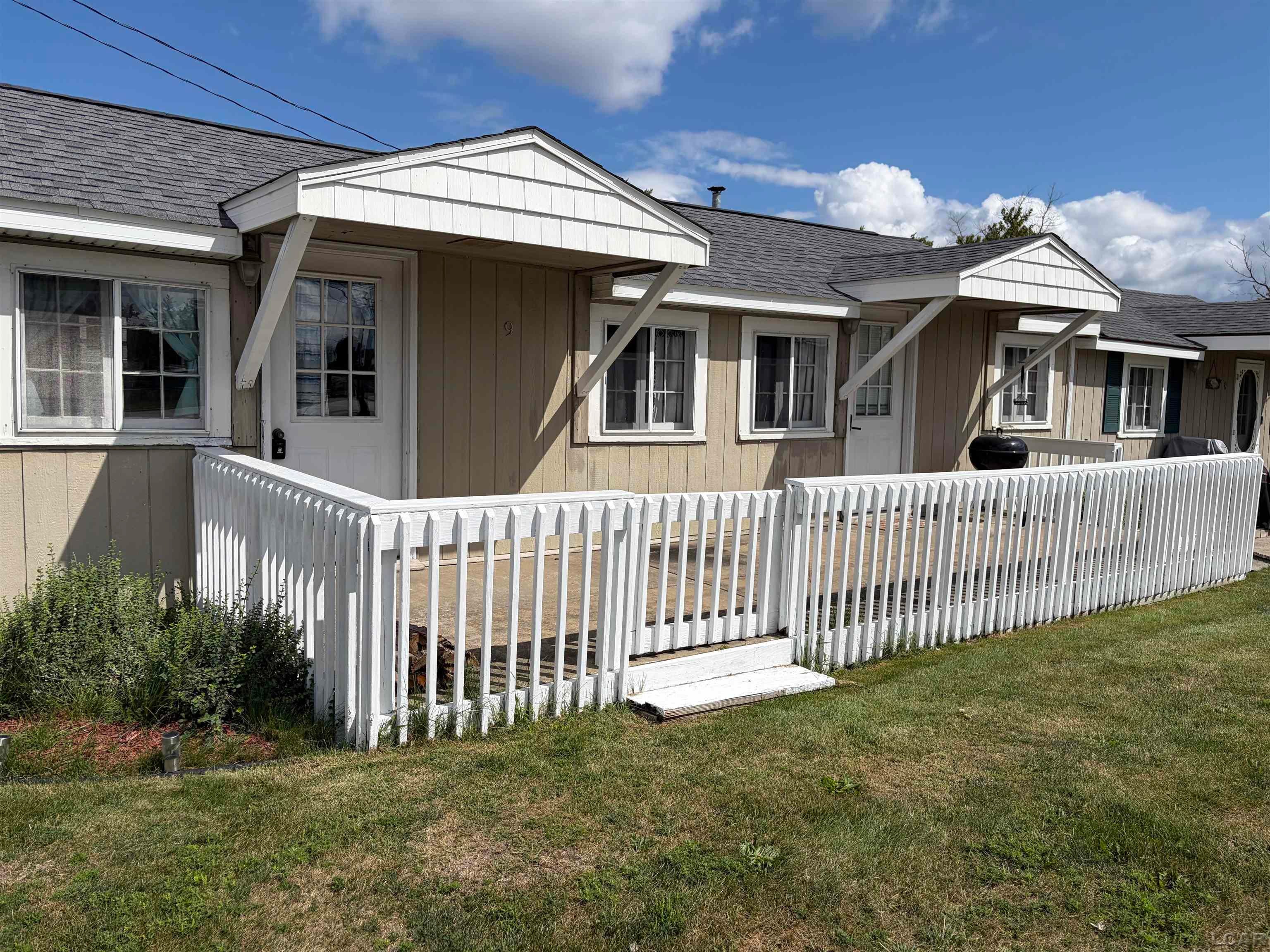 6344 W Houghton Lake Drive #9 — photo