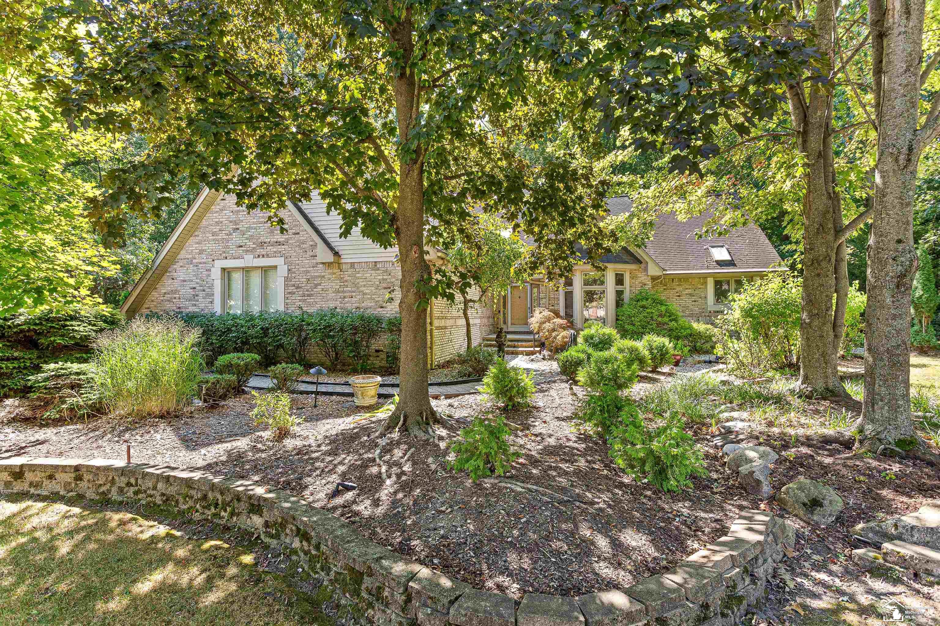 2534 Farmdale Drive — photo