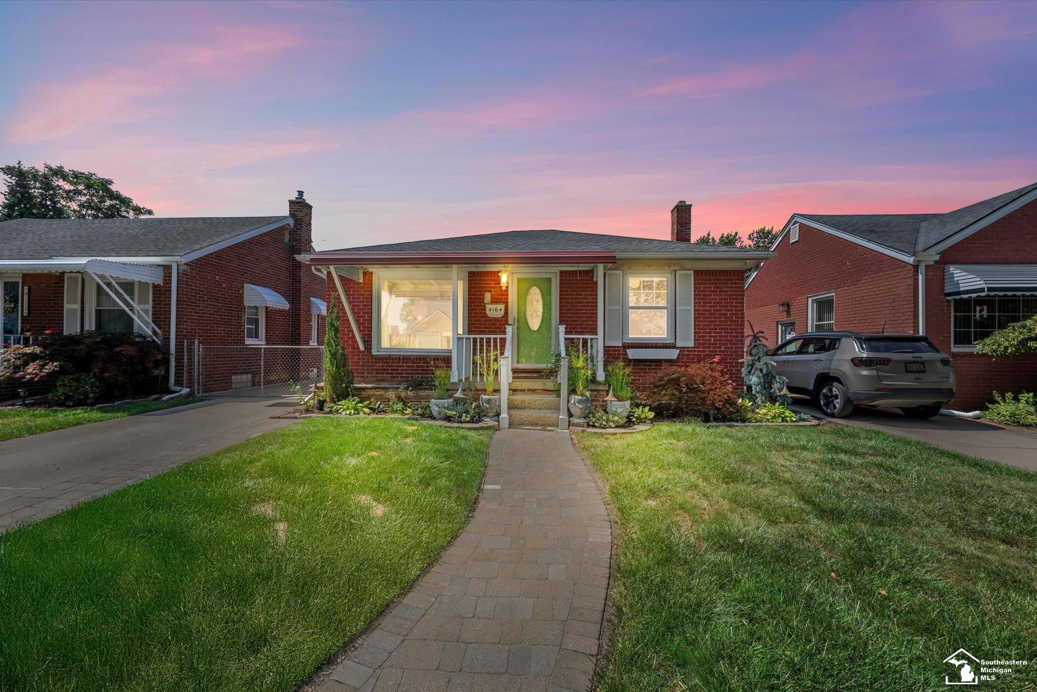 4164 Duplex Avenue — photo