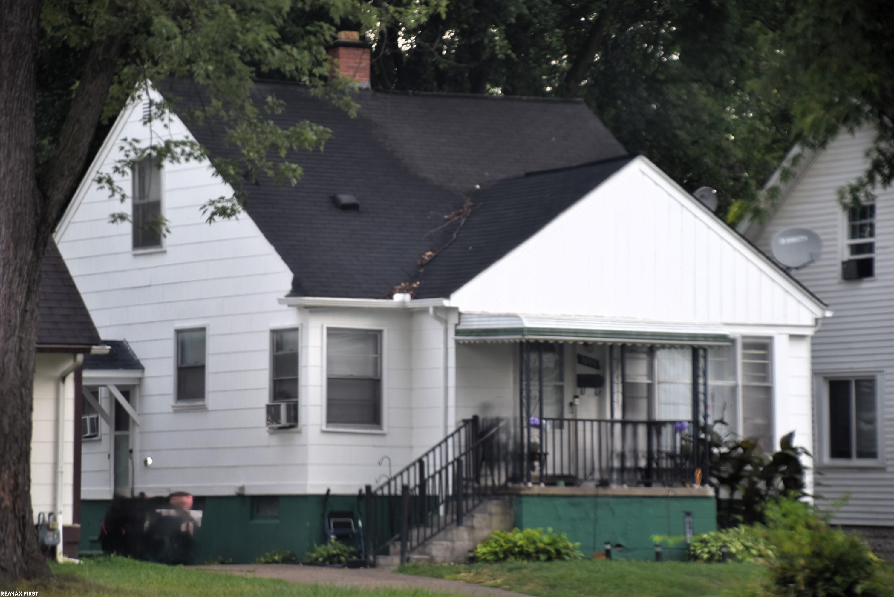 18911 Riverview Street — photo