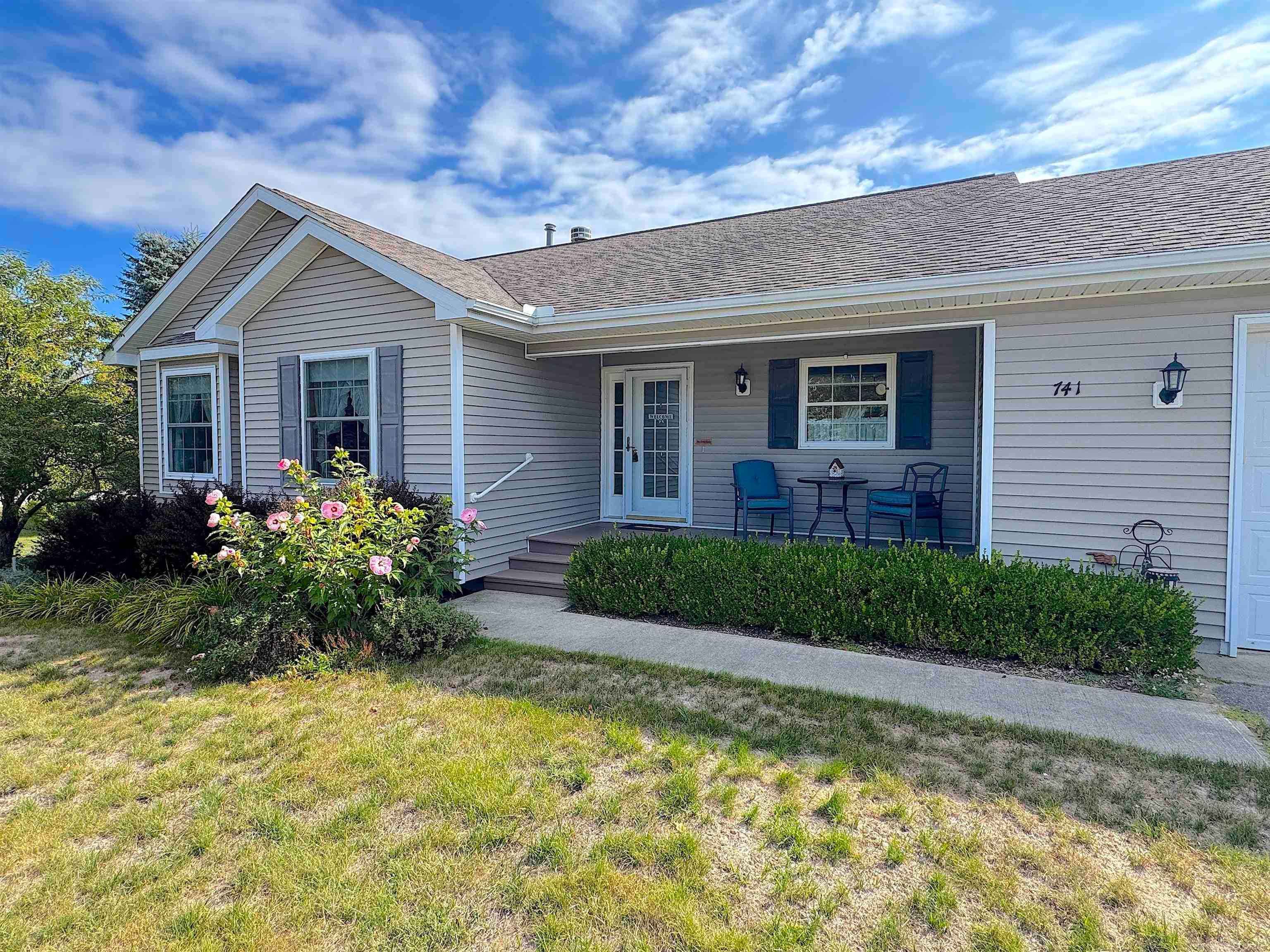 741 S Creek Court — photo