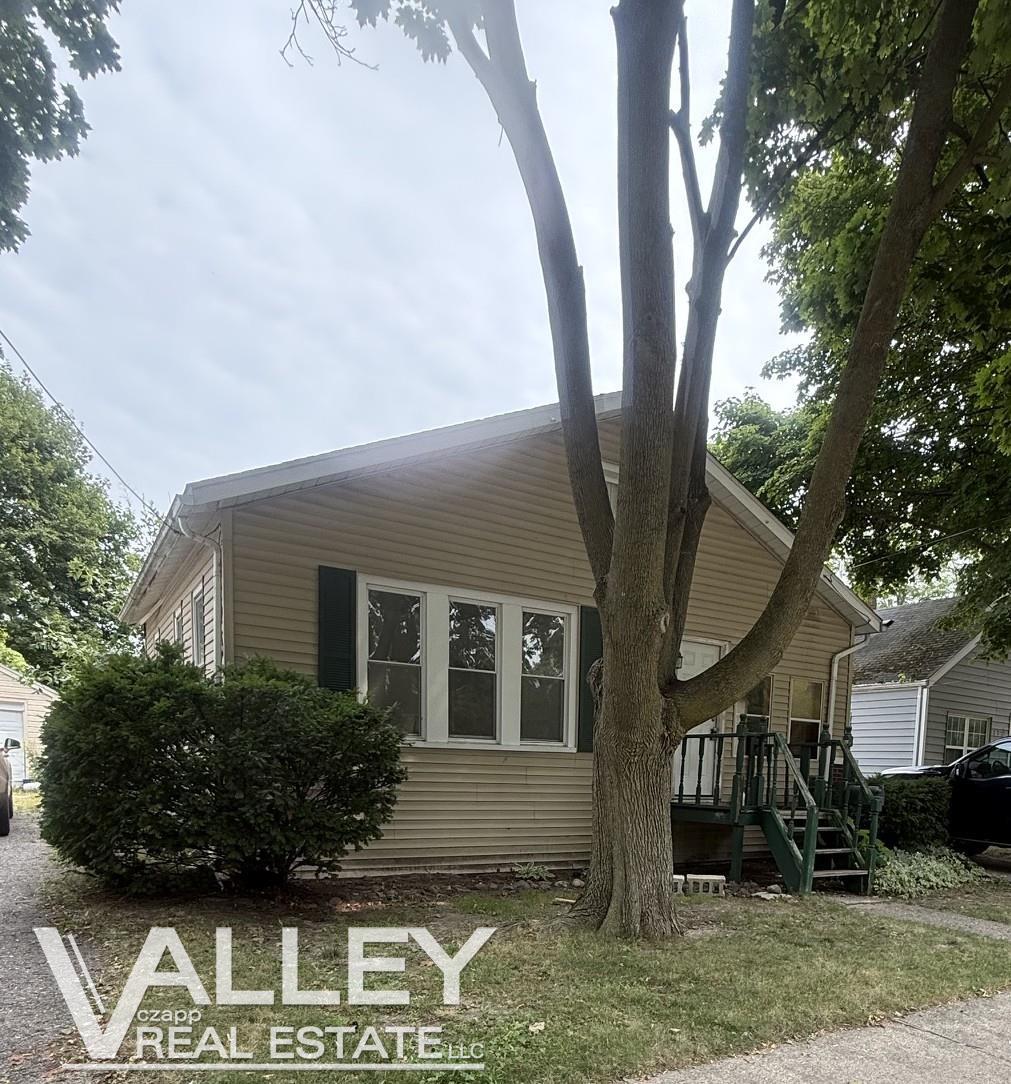 3326 Court Street — photo