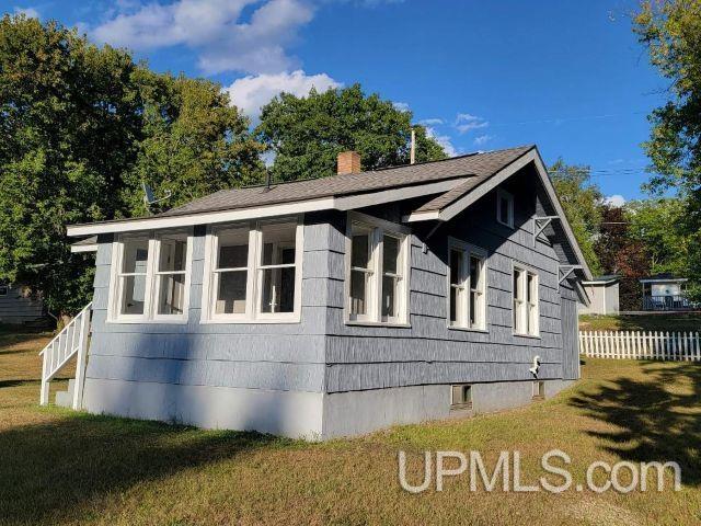 512 Oak Avenue — photo