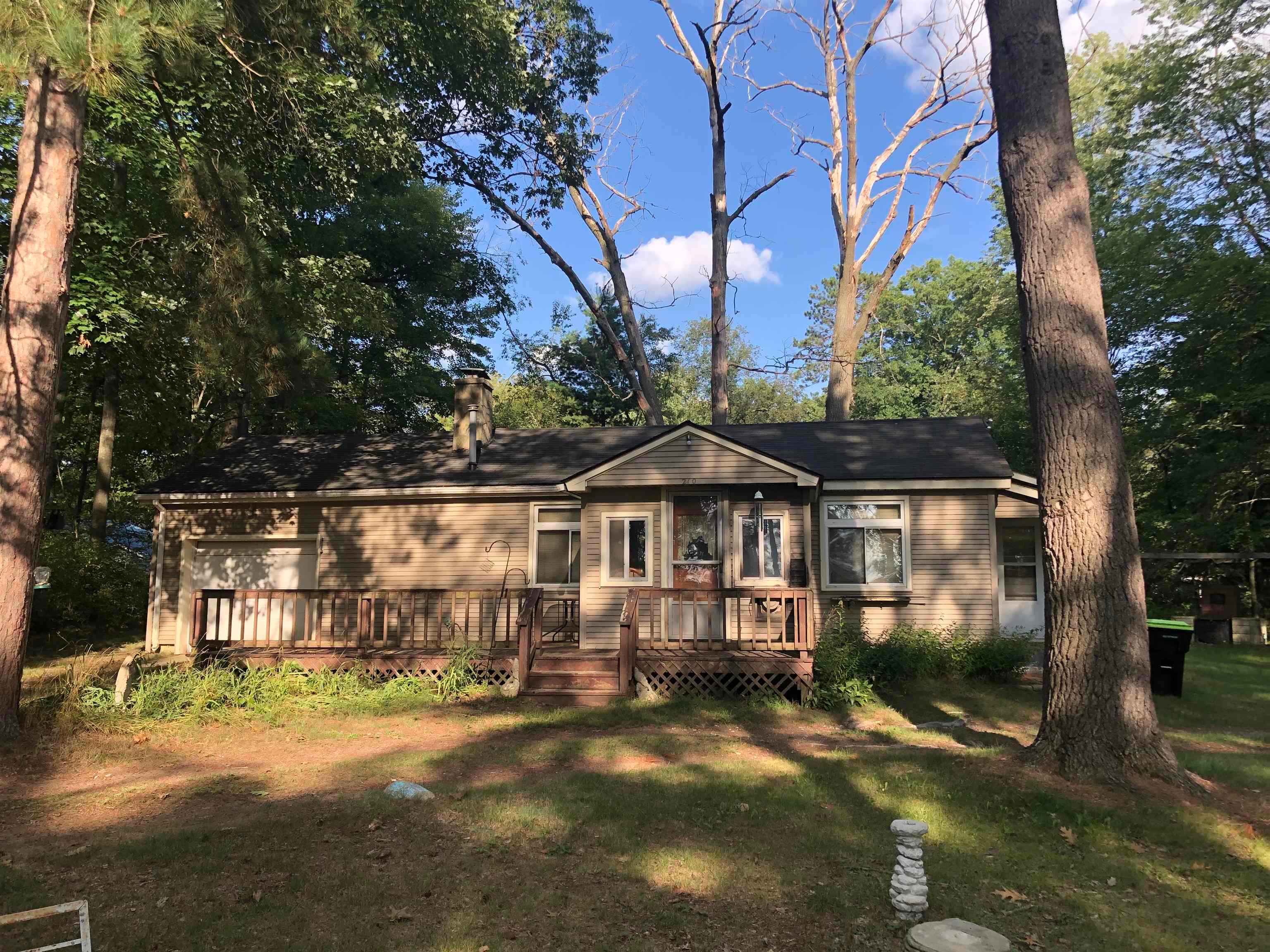 210 Silver Lake Drive — photo