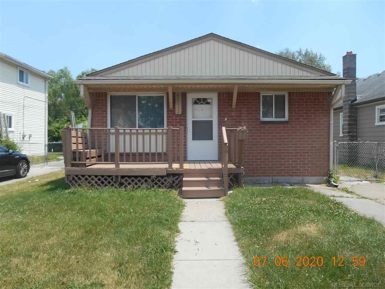 26212 Belanger Street — photo