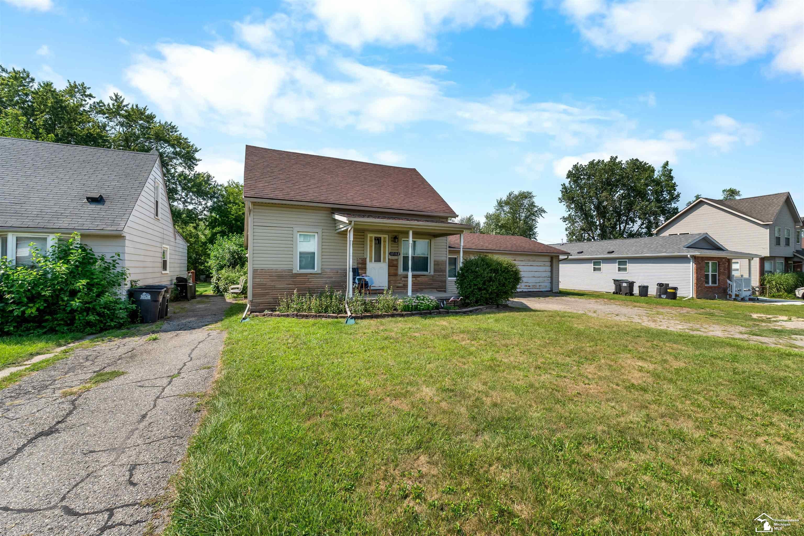 15112 Oldham Street — photo