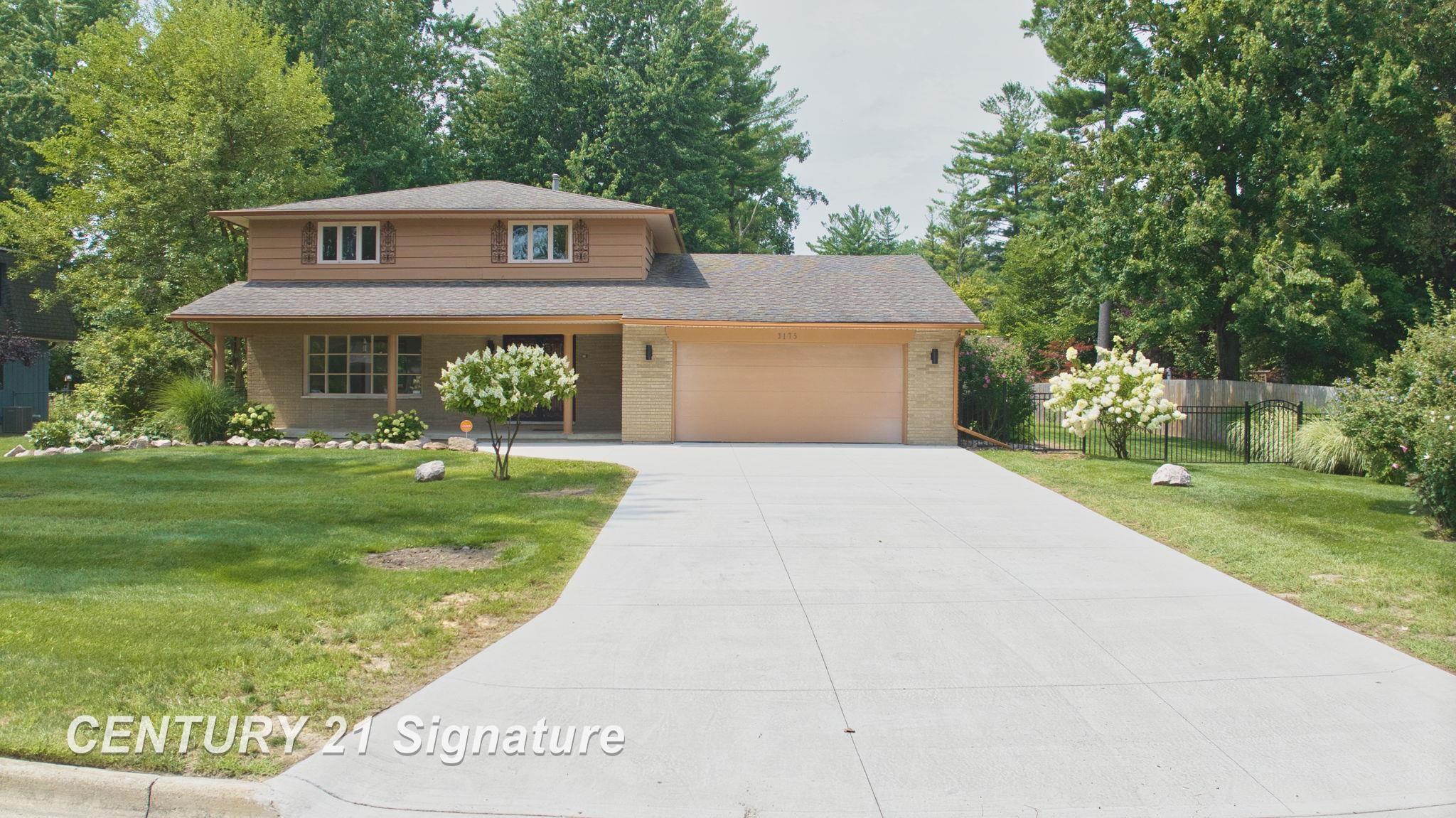 3175 Delevan Drive — photo