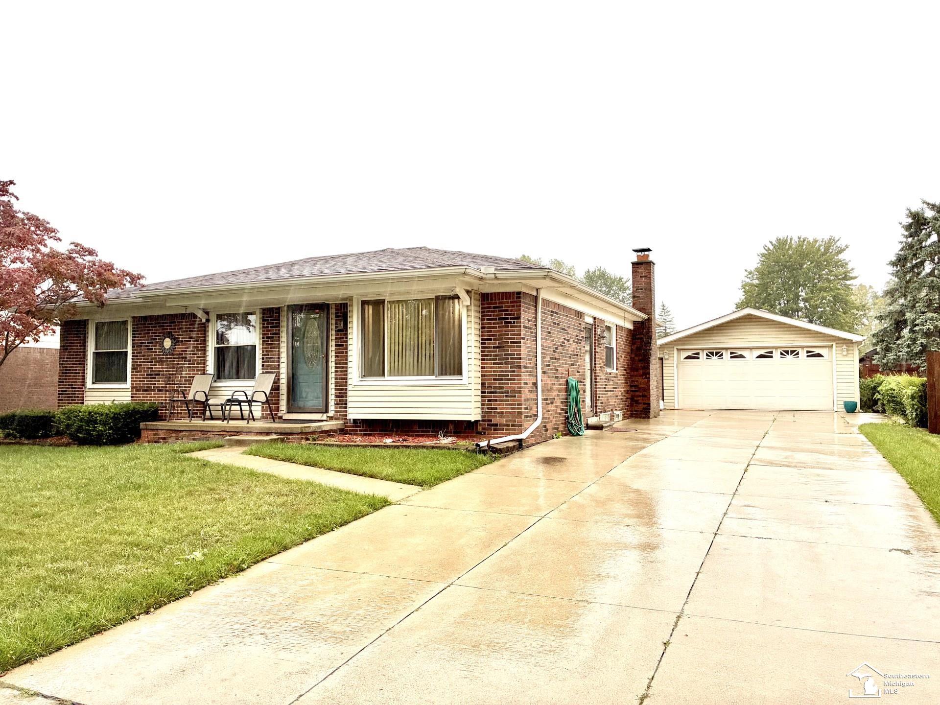 15426 Gulley Street — photo