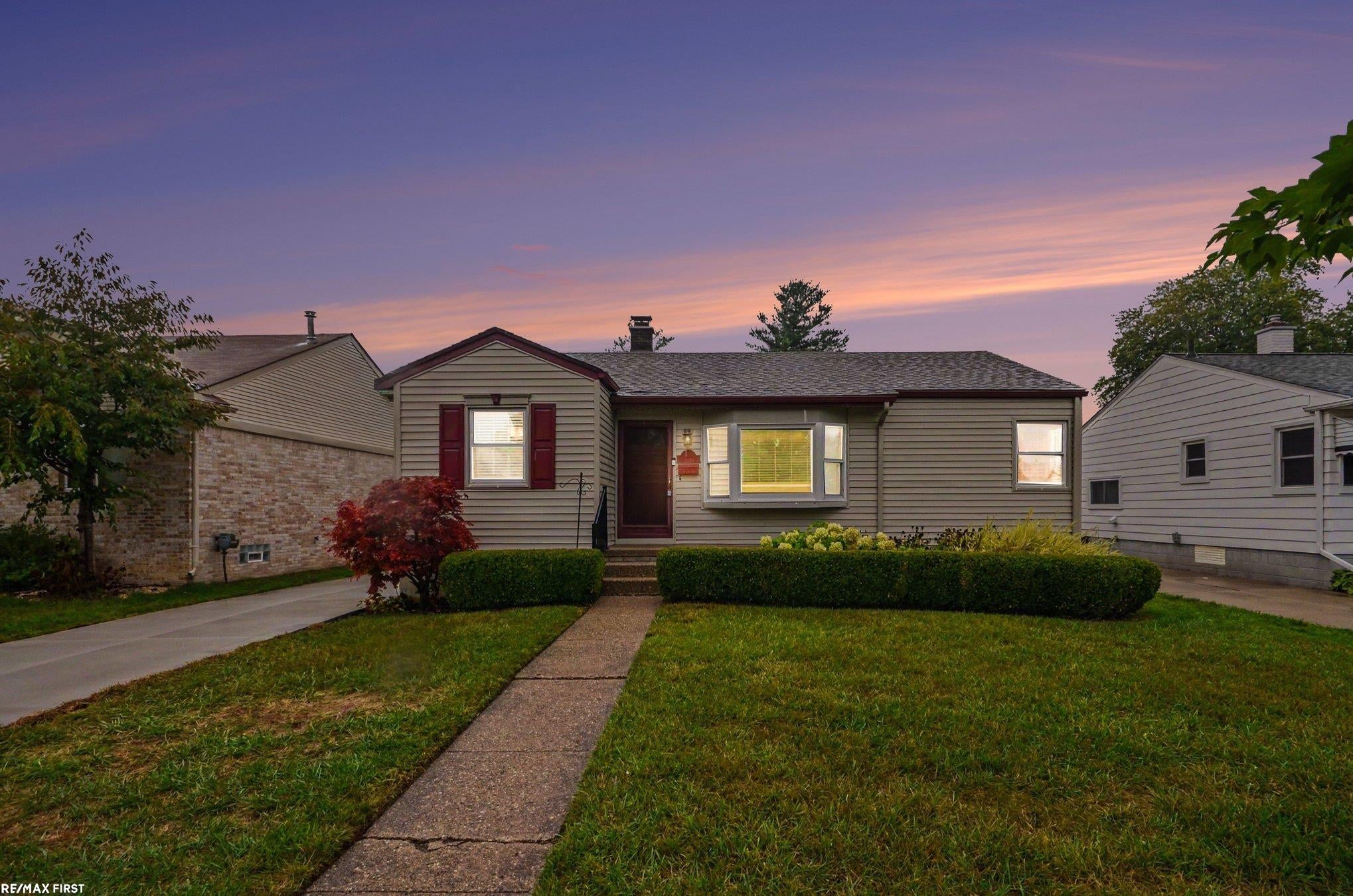 22801 Violet Street — photo