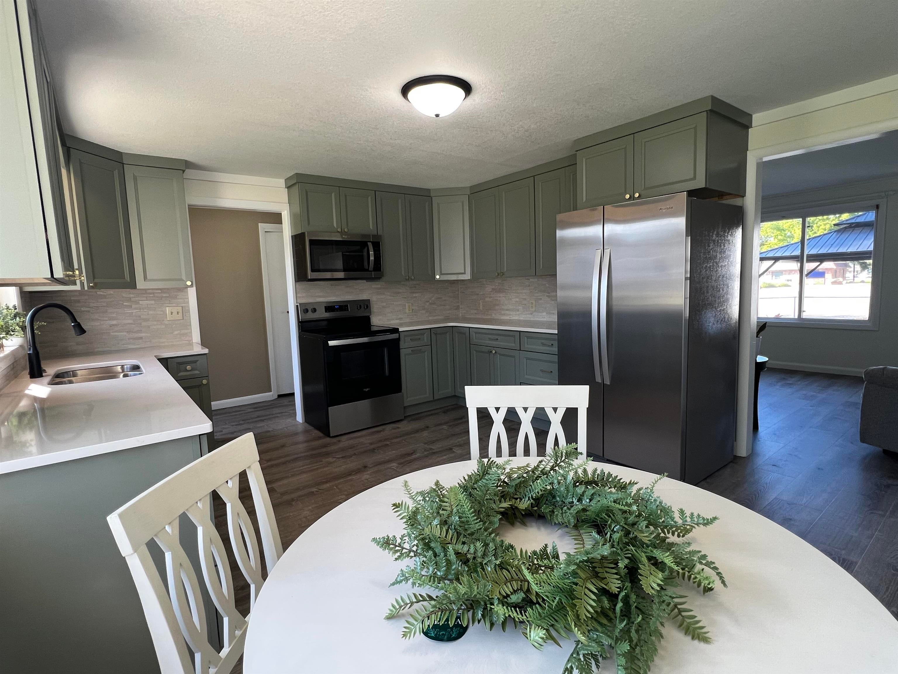 255 E Pine Street, Harrison, MI 48625 — photo 3