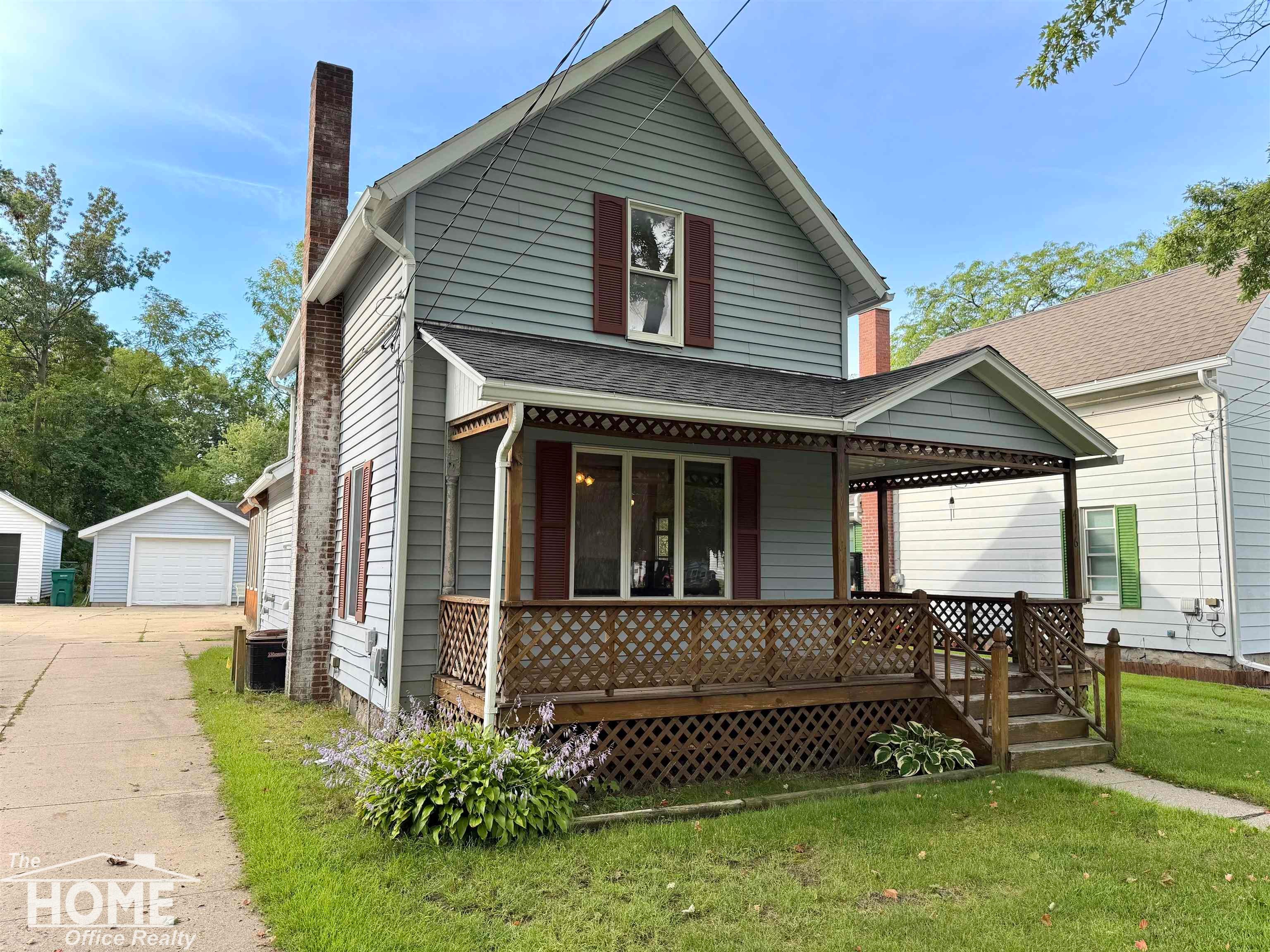 416 E King Street — photo