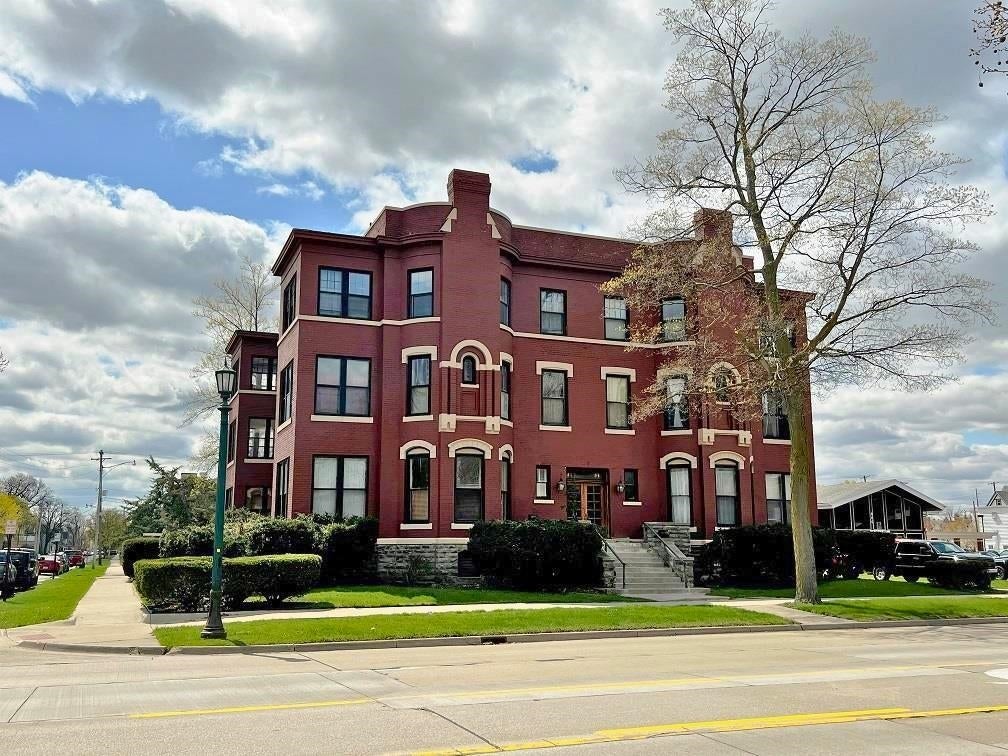 814 Center Apt. a Avenue a — photo