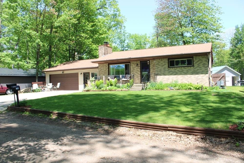 1749 Lake Drive — photo