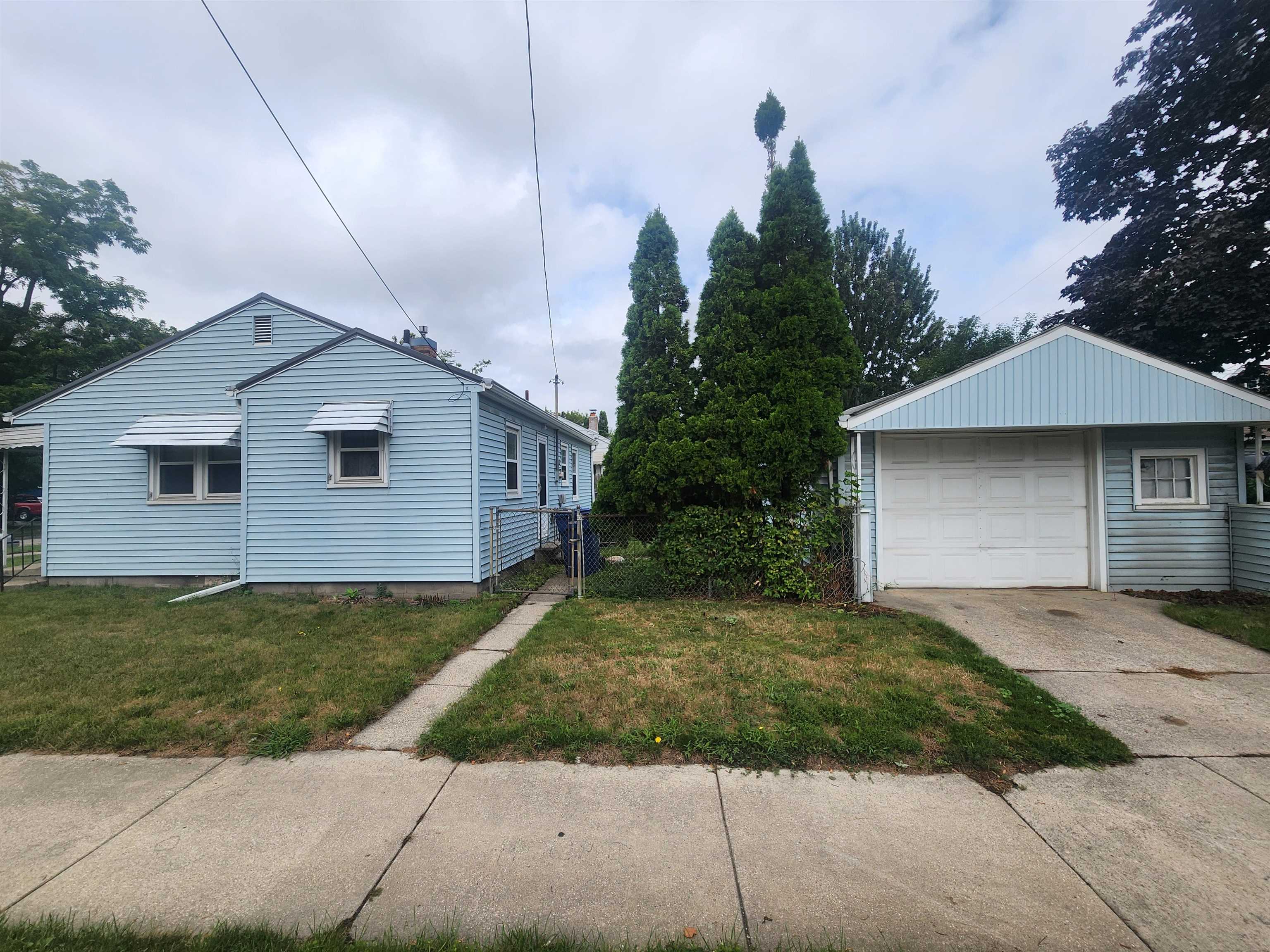 315 S Erie Street — photo
