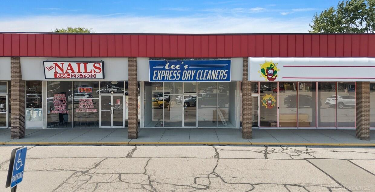 15102 E 13 Mile Road — photo