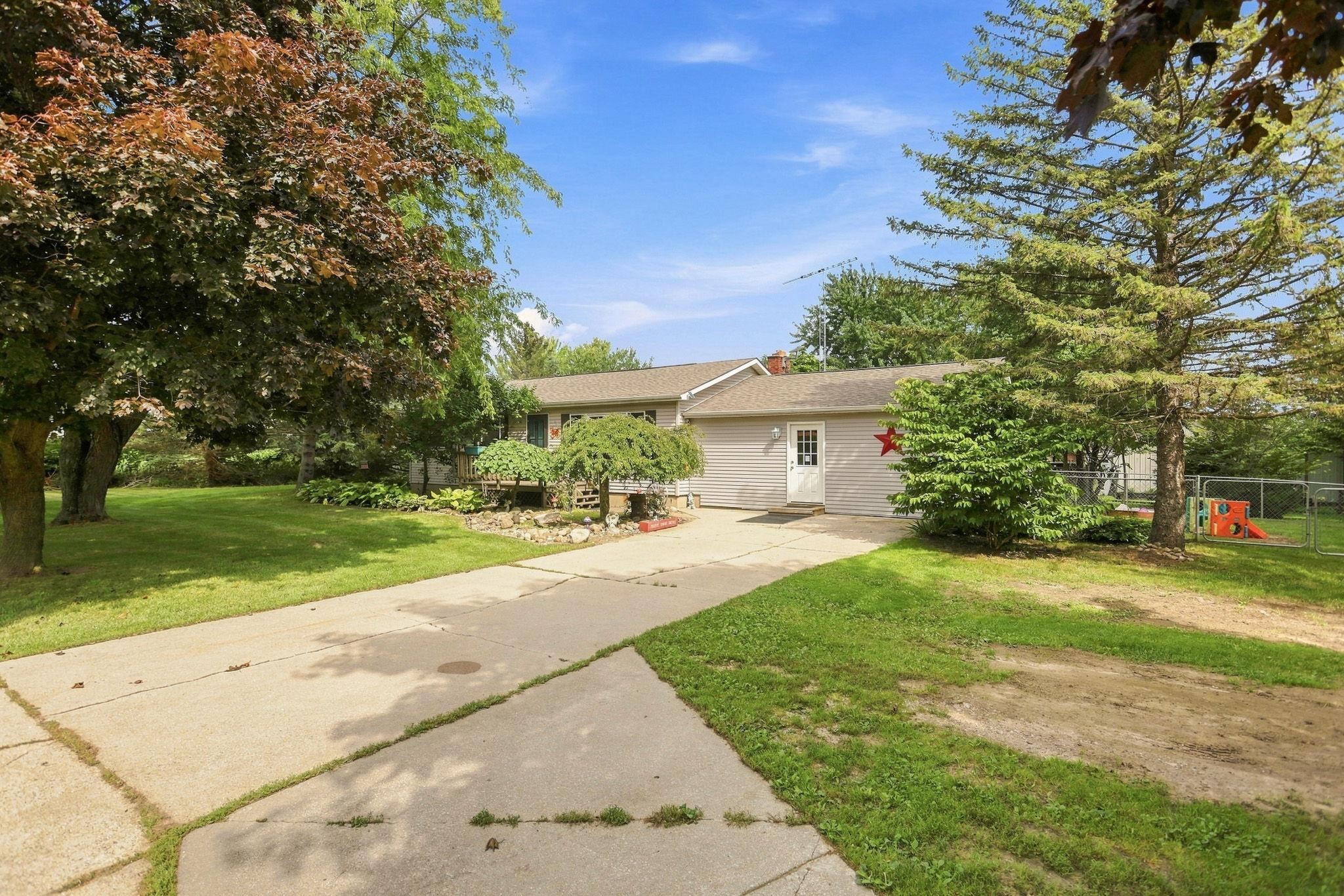 4621 Hurds Corner Road — photo