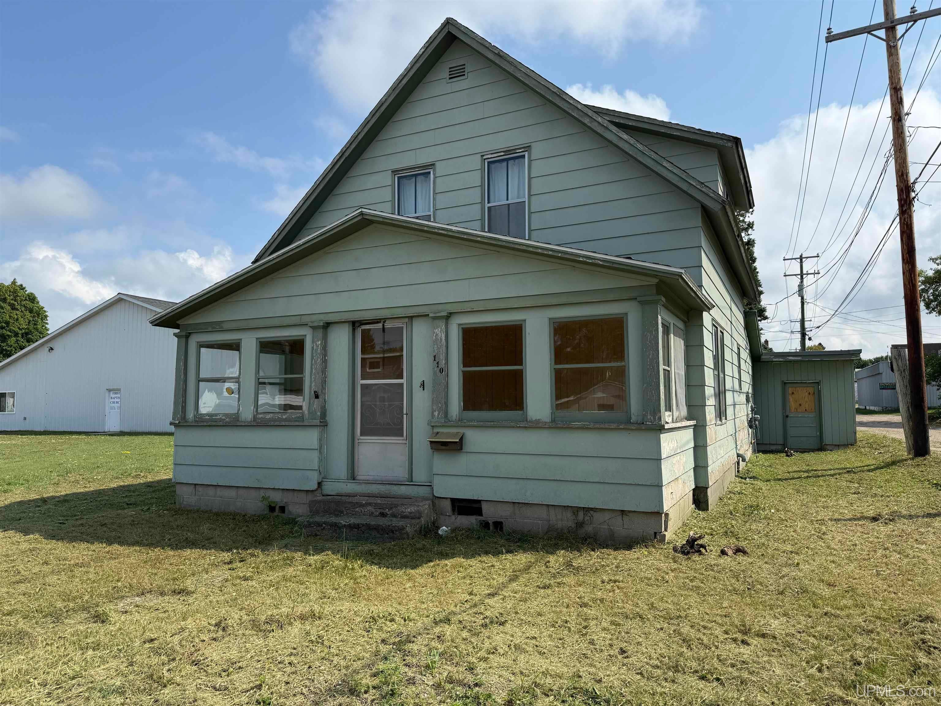 110 E Mcmillan Avenue — photo