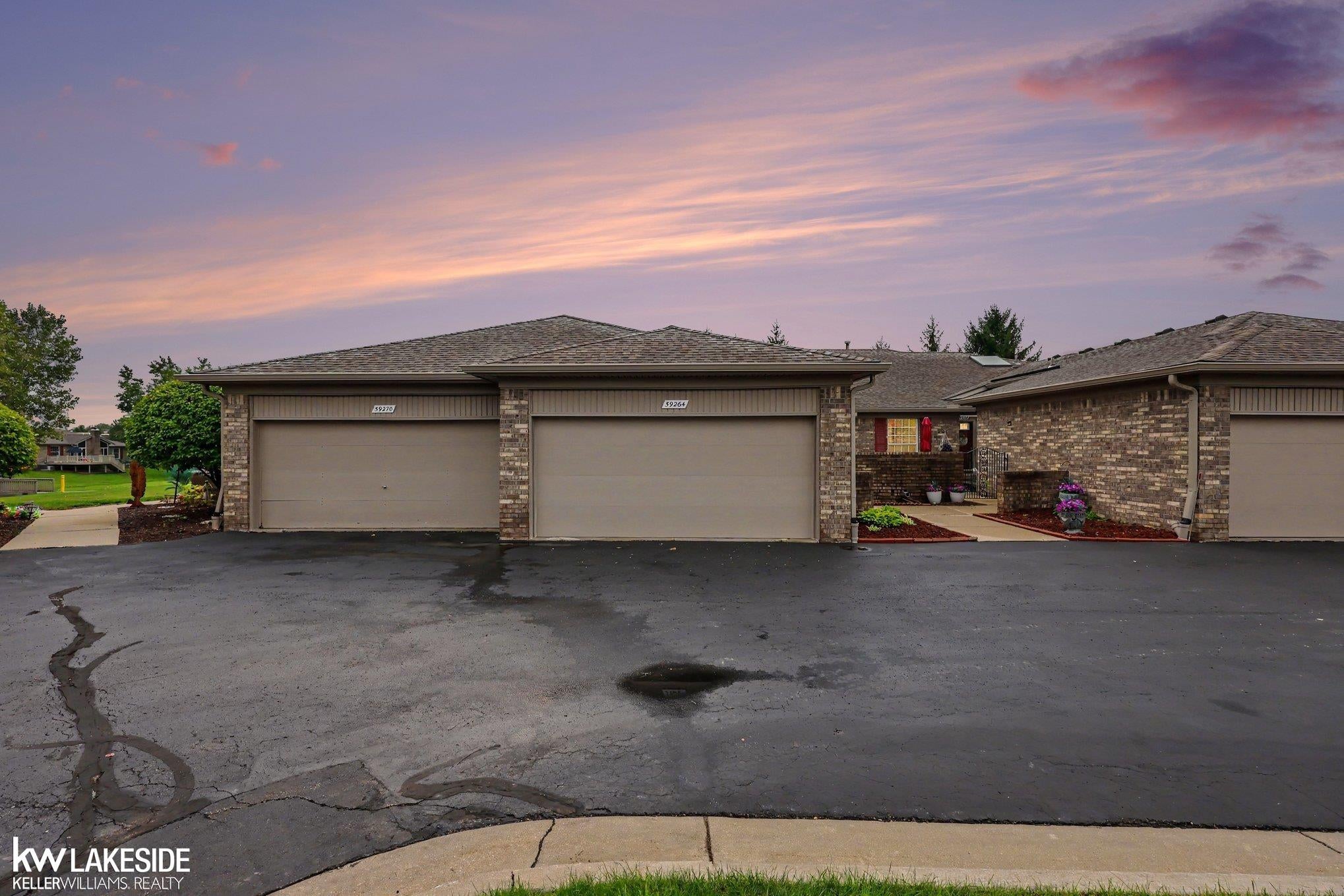 59264 Royal Oak Court — photo
