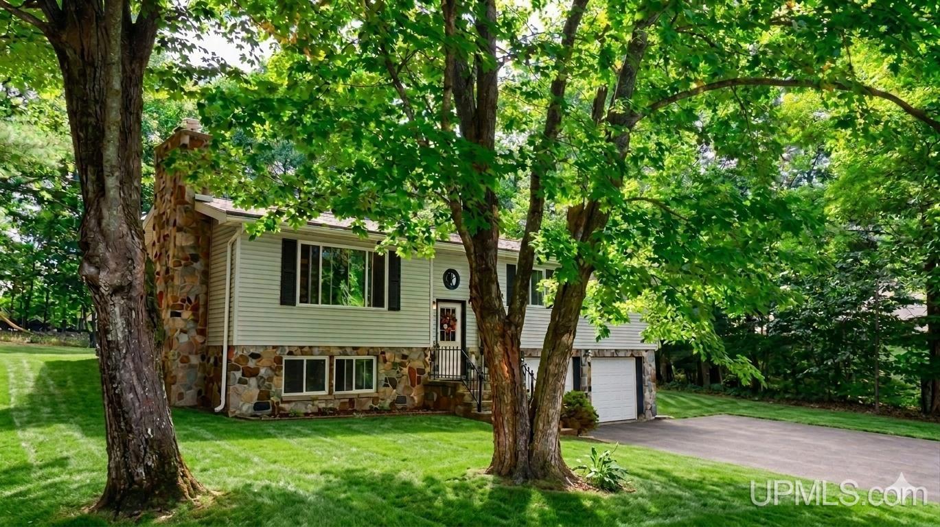 1405 Sugar Maple Lane — photo