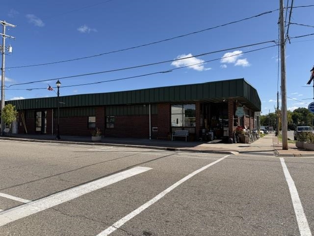 105 E Main Street — photo