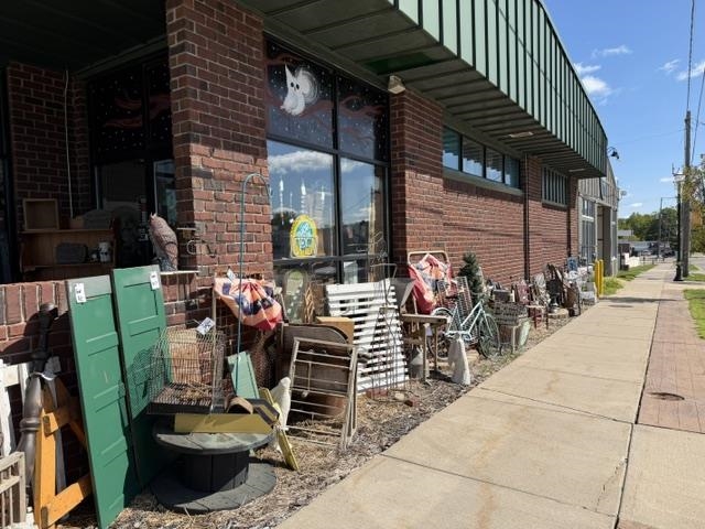 105 E Main Street, Harrison, MI 48625 — photo 2