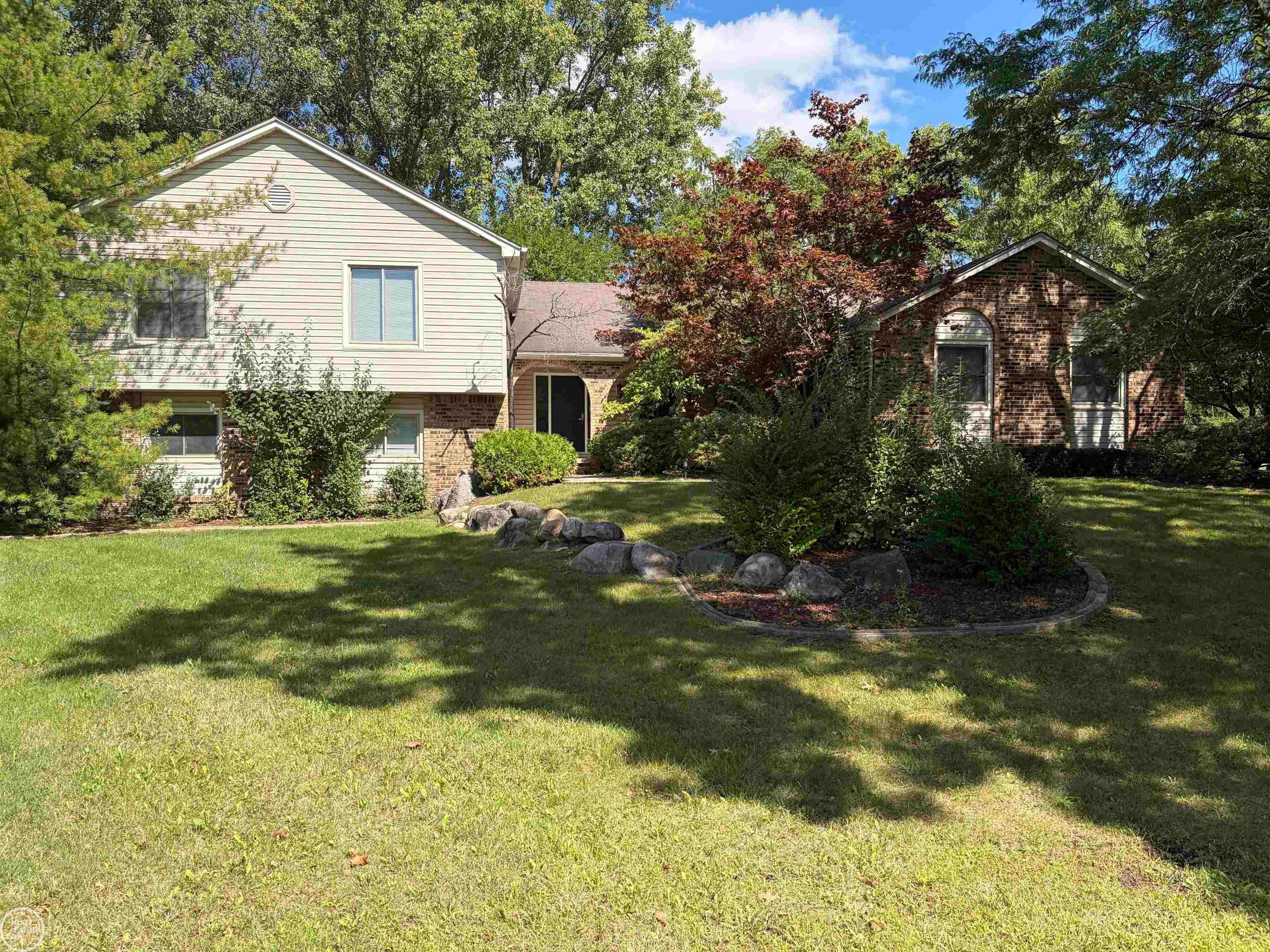 1728 Hiview Court — photo