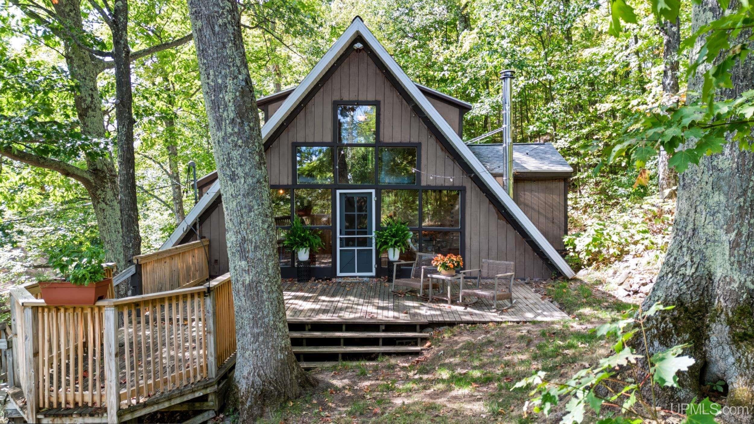 559 M553 Highway — photo