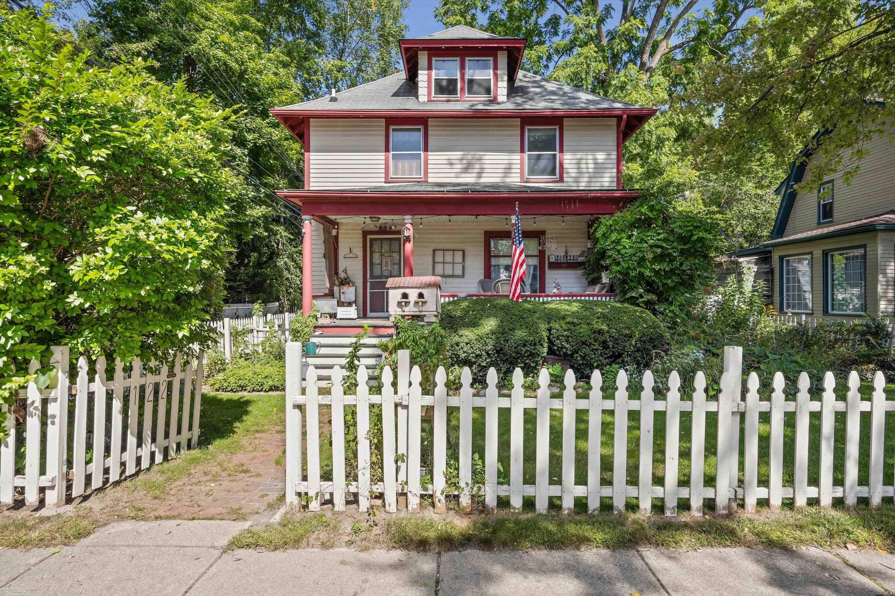 122 Tillson Street — photo