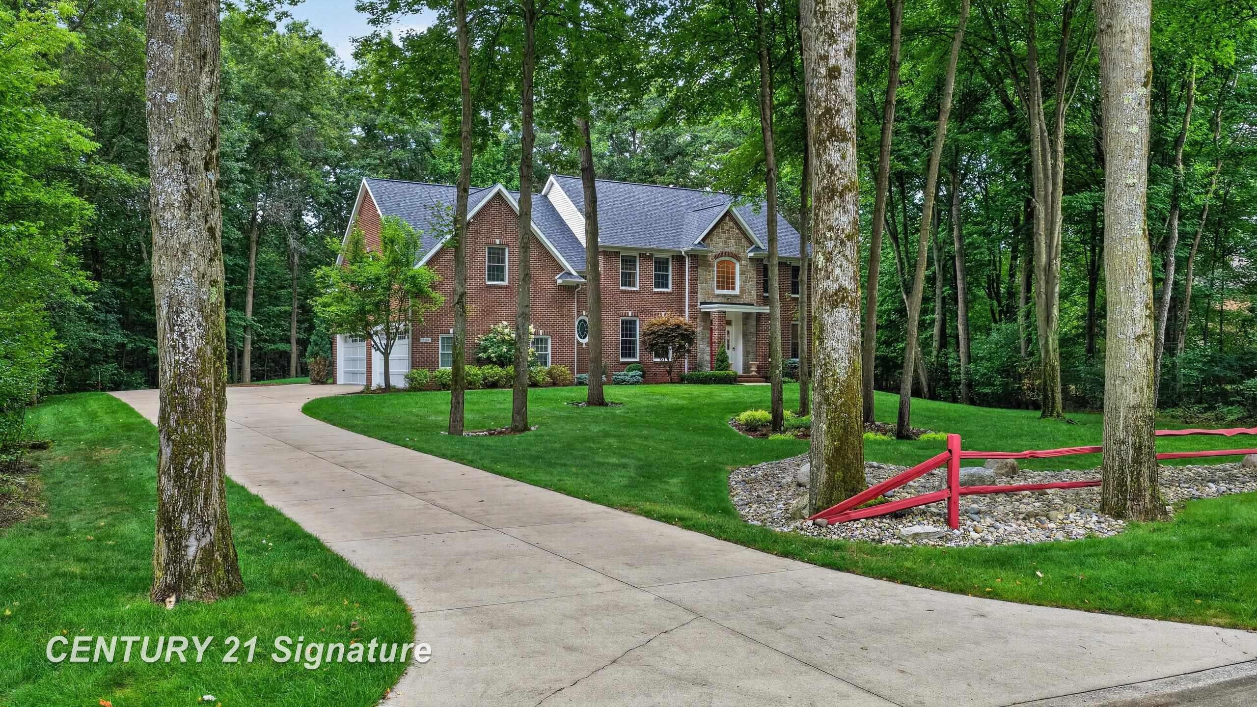 2384 E Cardinal Drive — photo