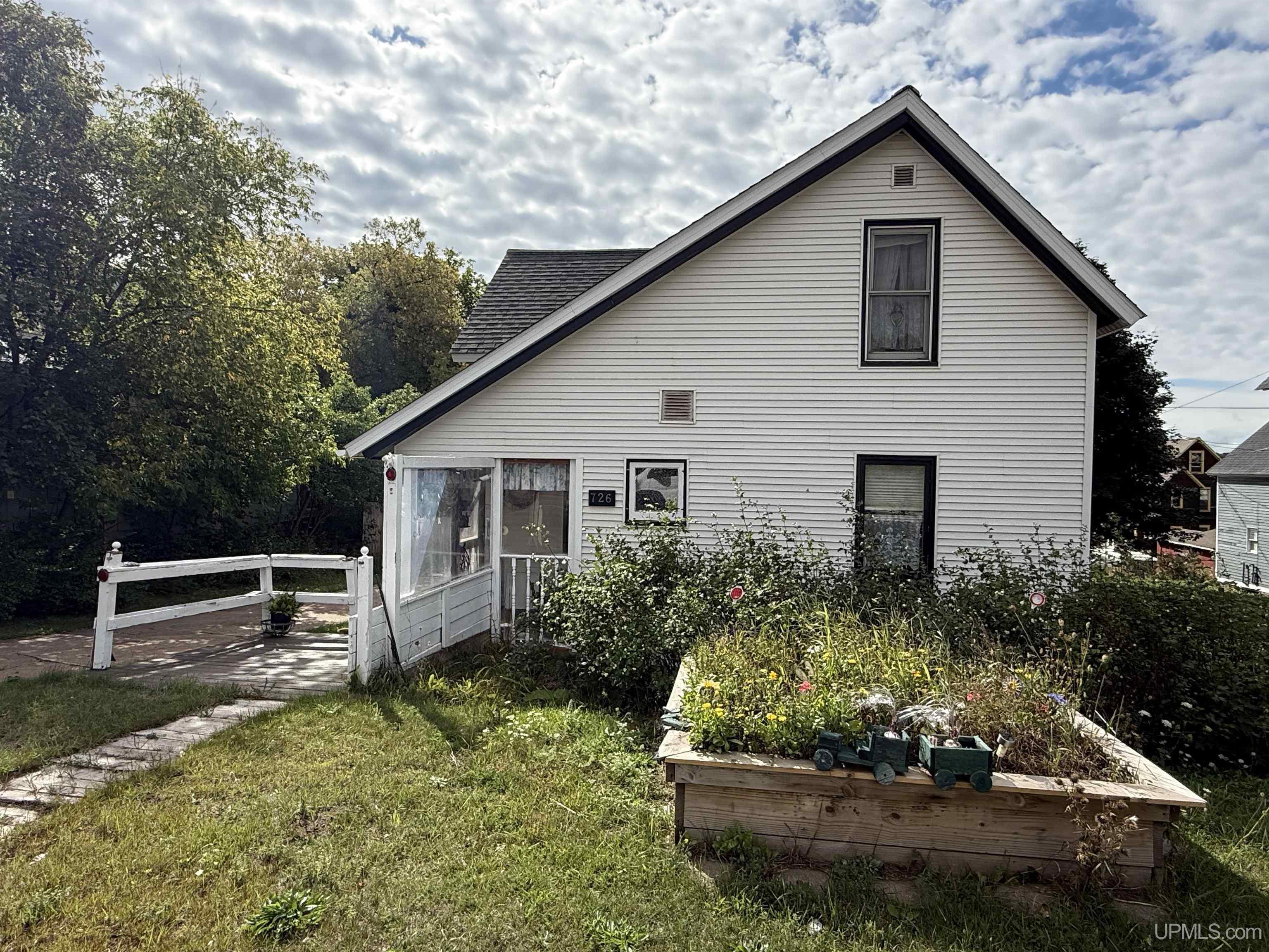 726 N Lincoln Drive — photo