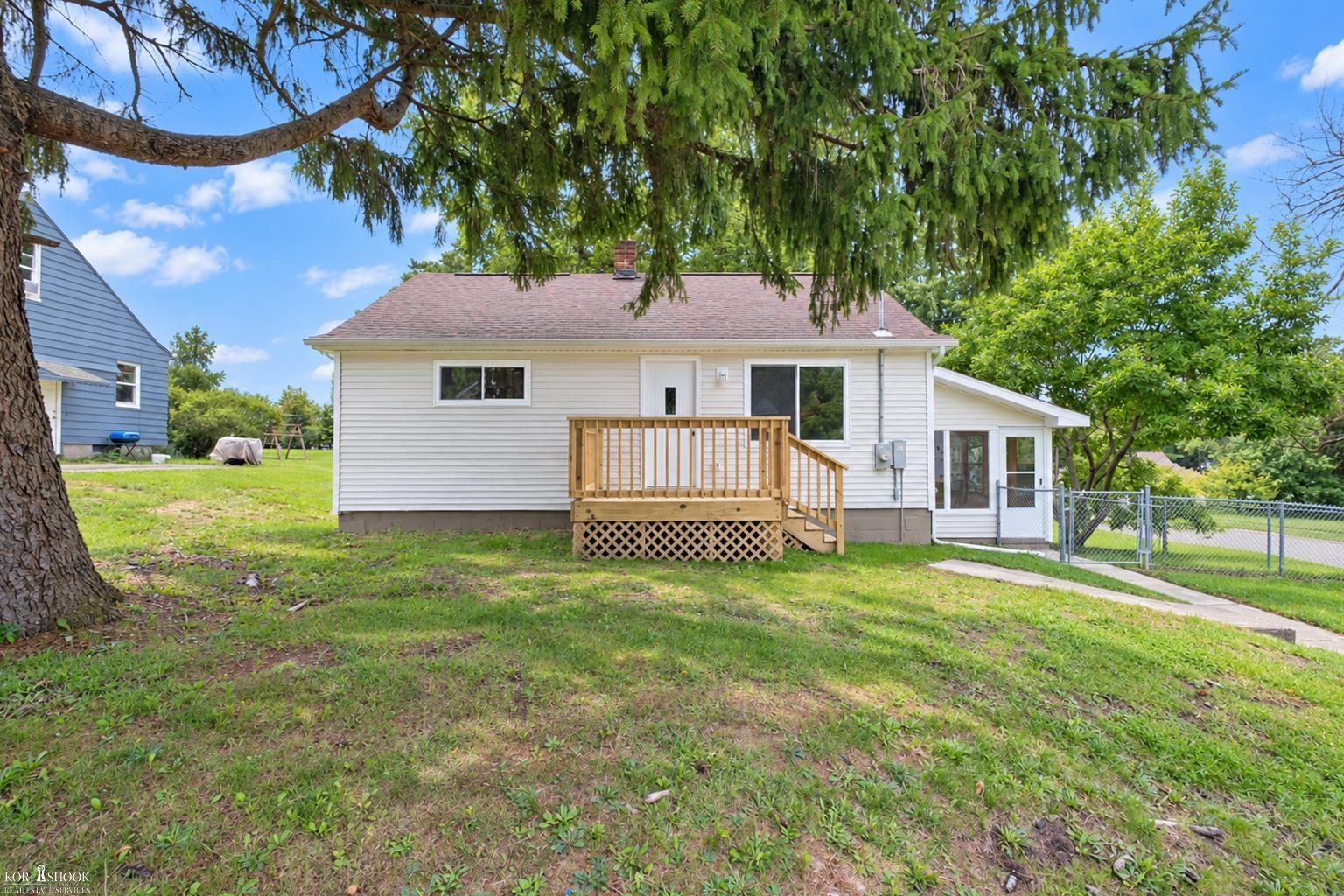 1126 S Shiawassee Street — photo